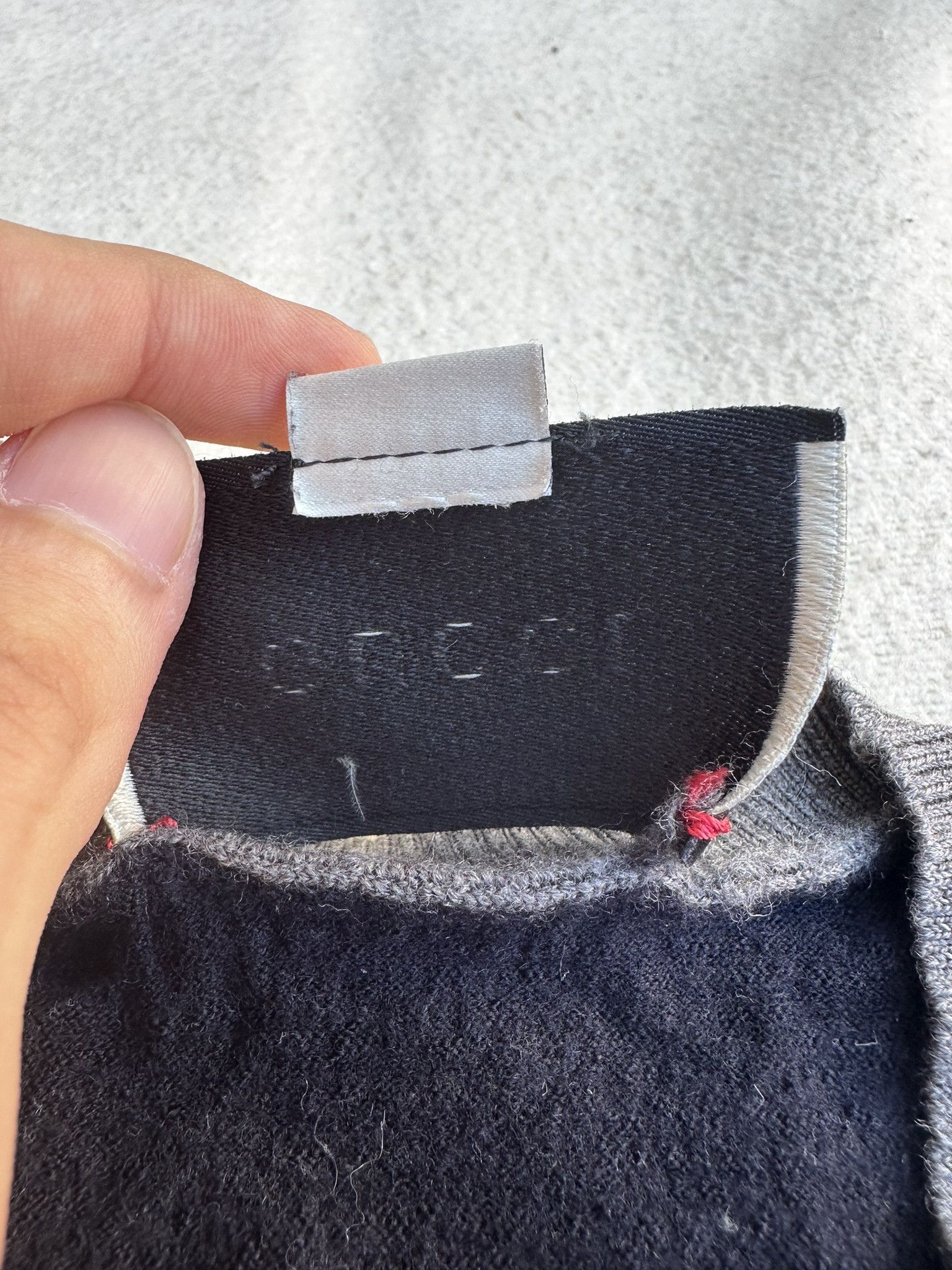 Gucci Gucci Sweater Red Bees Black Wool Size XS / US 0-2 / IT 36-38 - 6 Thumbnail