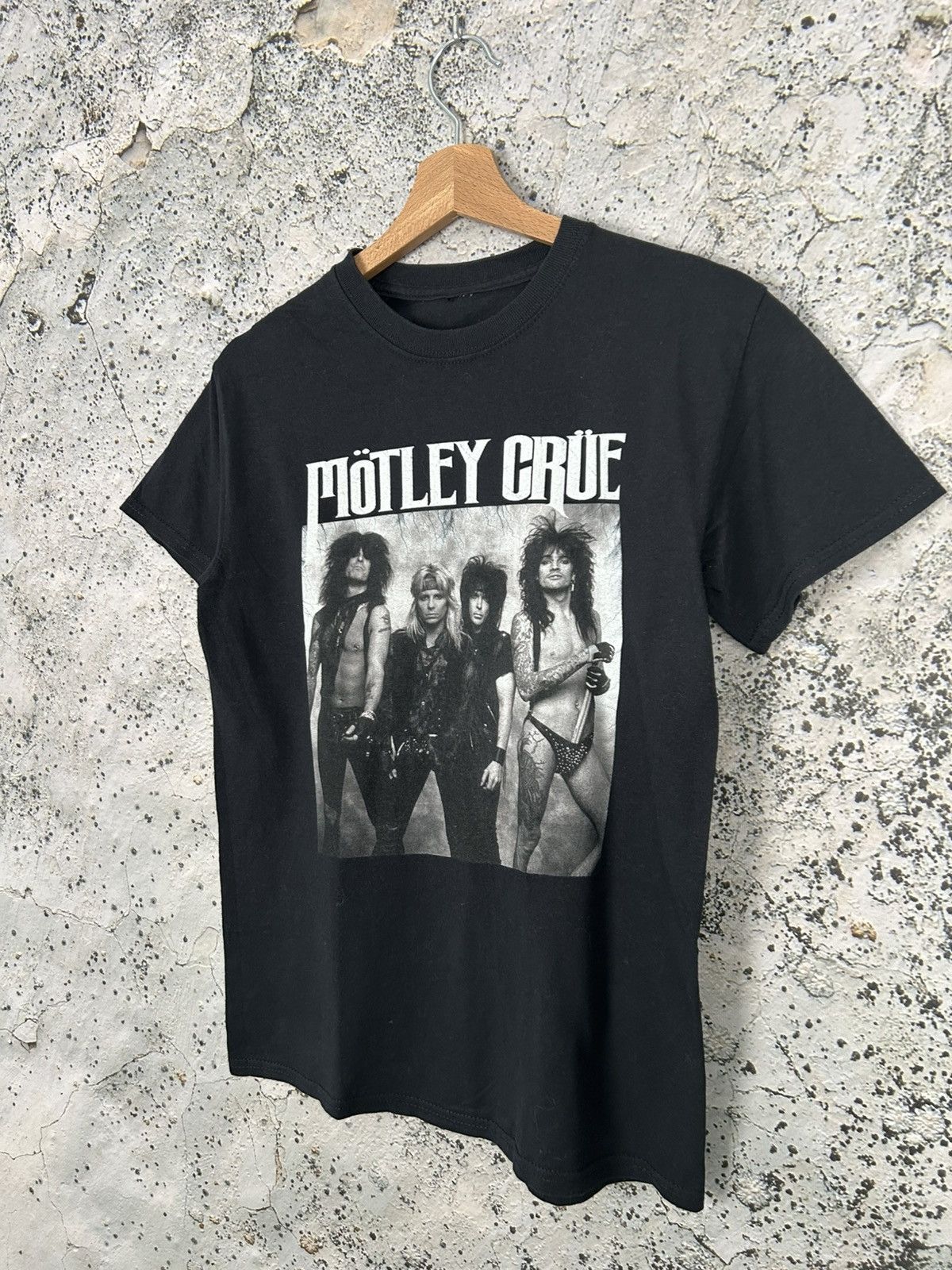 Band Tees Motley Crue Vintage Rock Band Tee Graphic Metal Size US M / EU 48-50 / 2 - 2 Thumbnail