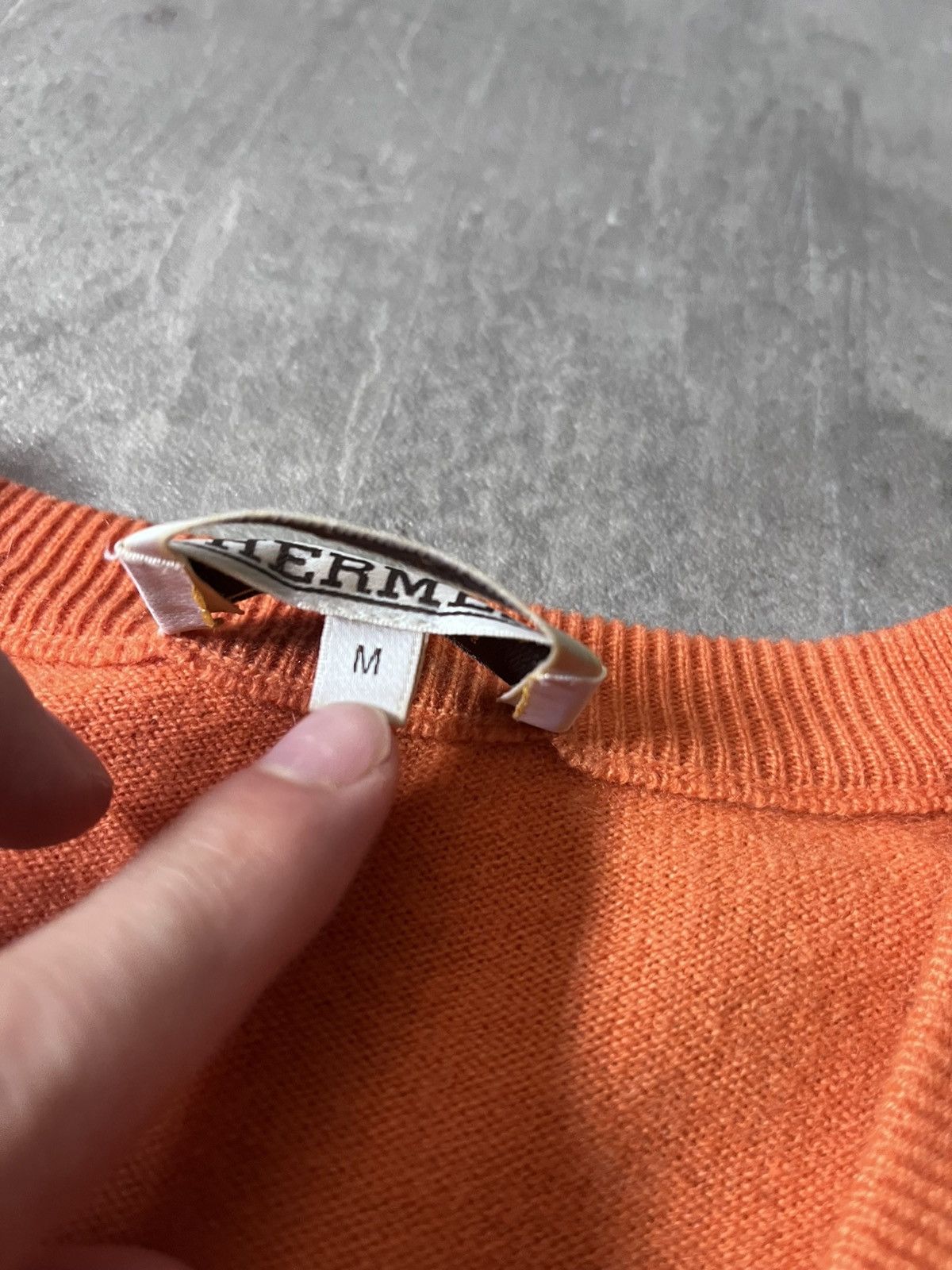 Hermes Hermes orange cashmere sweater V-neck Size US M / EU 48-50 / 2 - 11 Thumbnail
