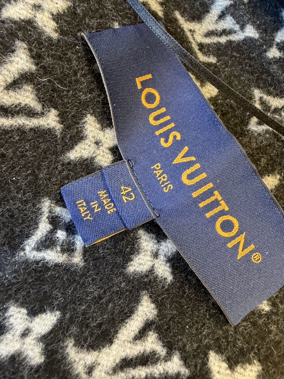 Louis Vuitton Louis Vuitton Hooded Wrap Coat Size US M / EU 48-50 / 2 - 2 Thumbnail