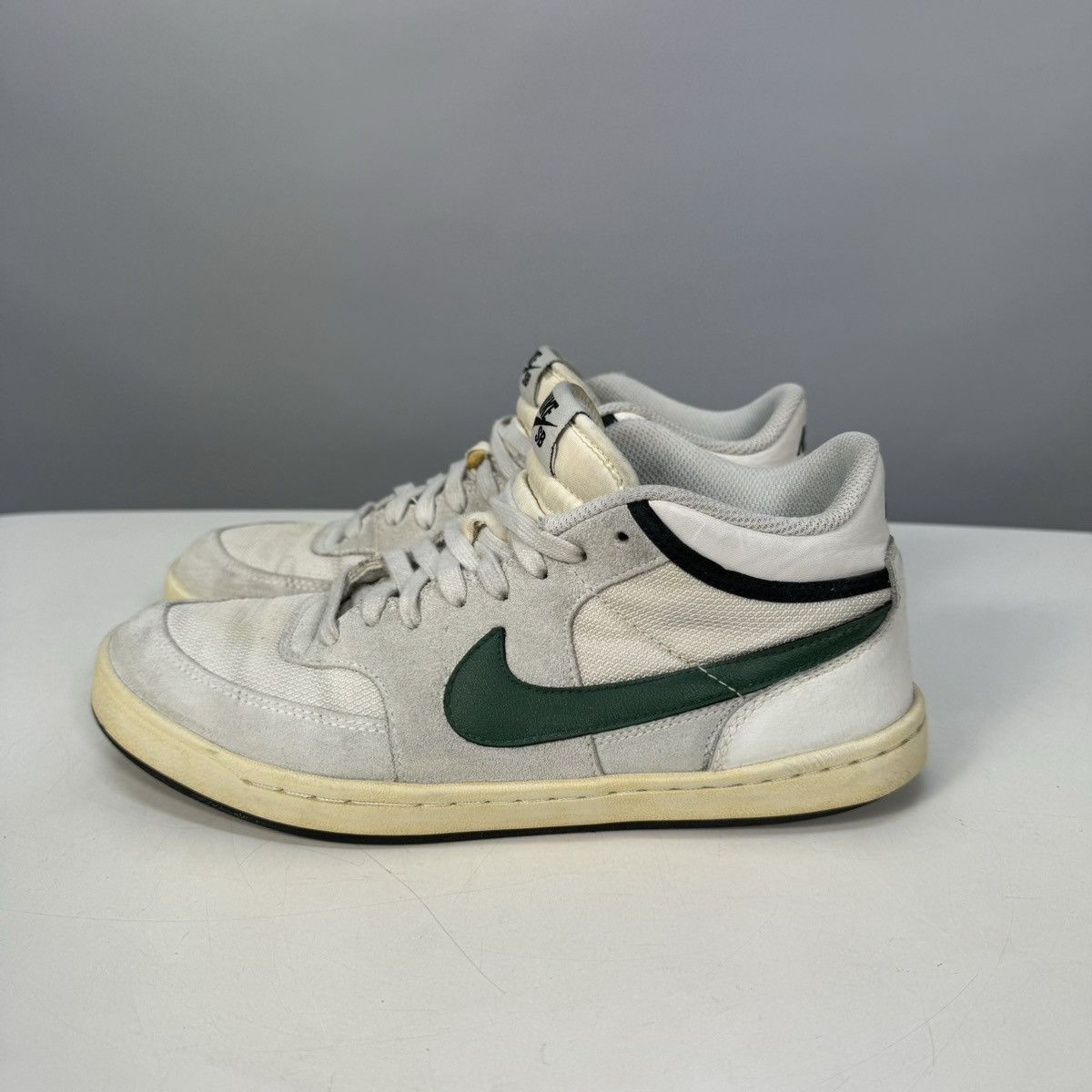 image of Nike Sb Challenge Court Shoes in Grey, Men's (Size 8)