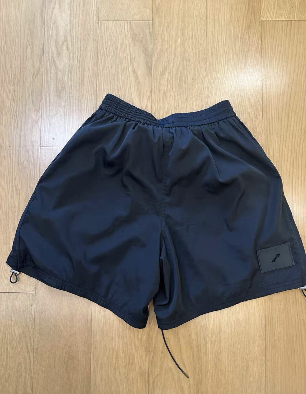 WE11DONE WE11DONE shorts nearly brand new Size US 32 / EU 48 - 2 Thumbnail