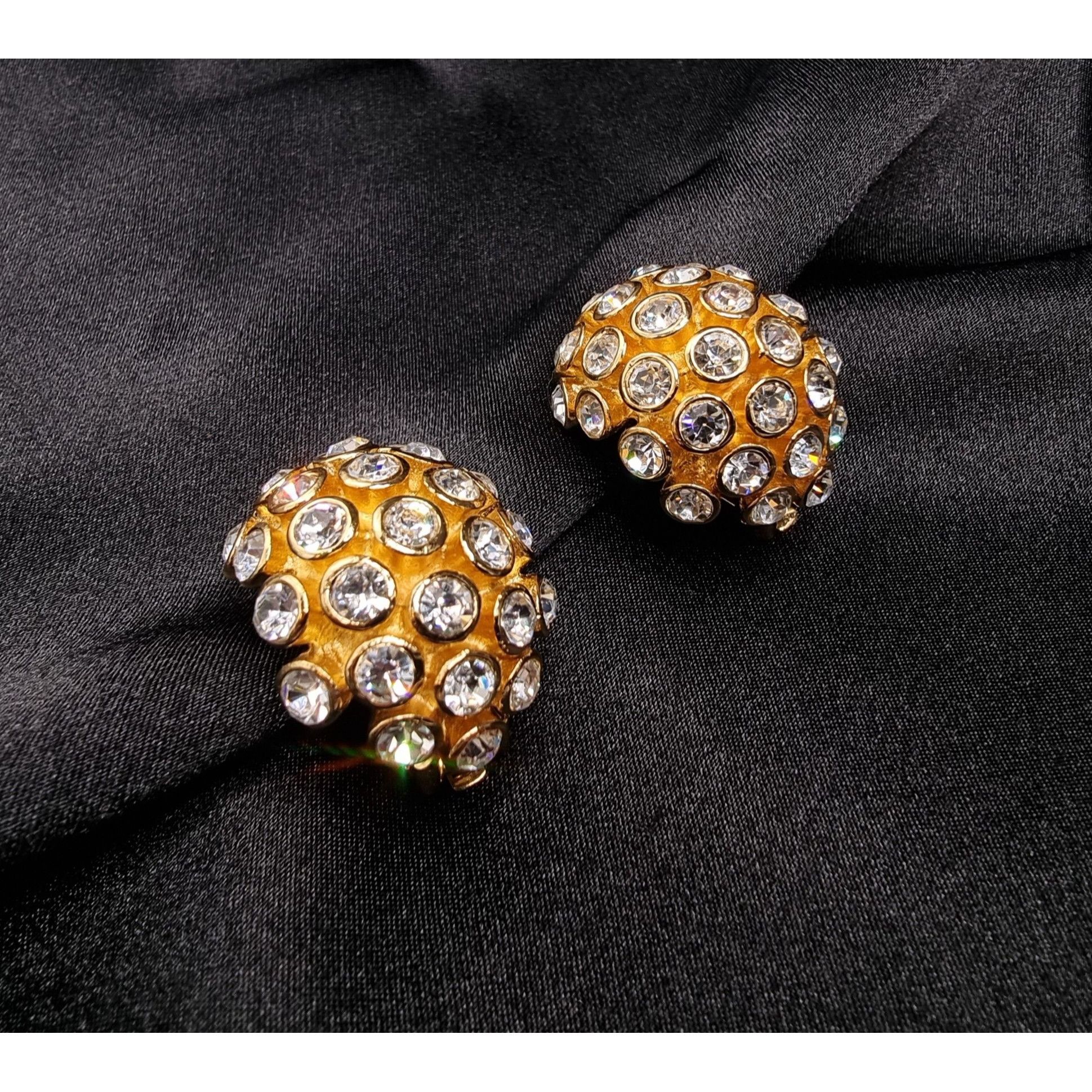Vintage Rare Find Vintage CHRISTIAN DIOR 1990s Gold-Tone Clip-On Ear Size ONE SIZE - 5 Thumbnail