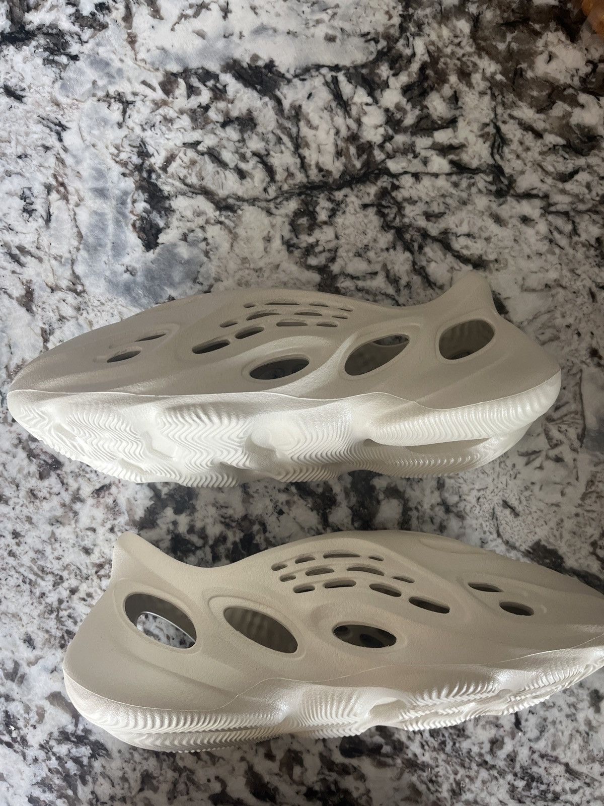 Adidas × Kanye West Yeezy Foam RNNR Ararat Size US 11 / EU 44 - 3 Thumbnail