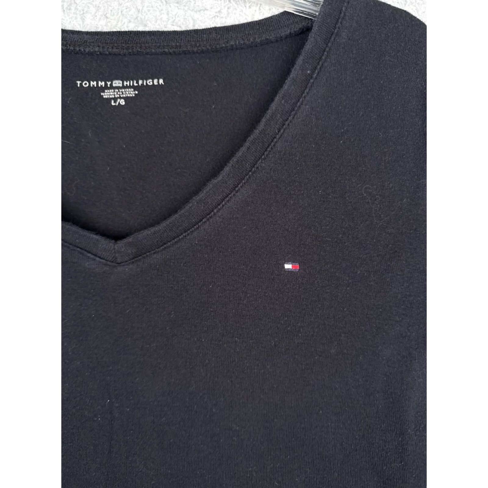 Tommy Hilfiger VINTAGE Tommy Hilfiger Women's T-Shirt Small Black Short Sleeve Knit Casual Top 90s Girls Size L / US 10 / IT 46 - 6 Thumbnail