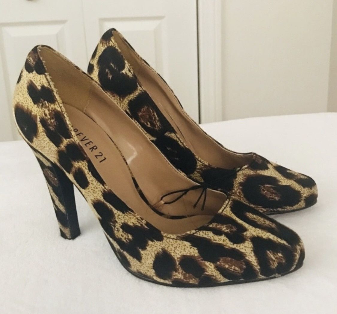 Forever 21 LEOPARD PRINT PUMPS HEELS Size US 8 / IT 38 - 1 Thumbnail