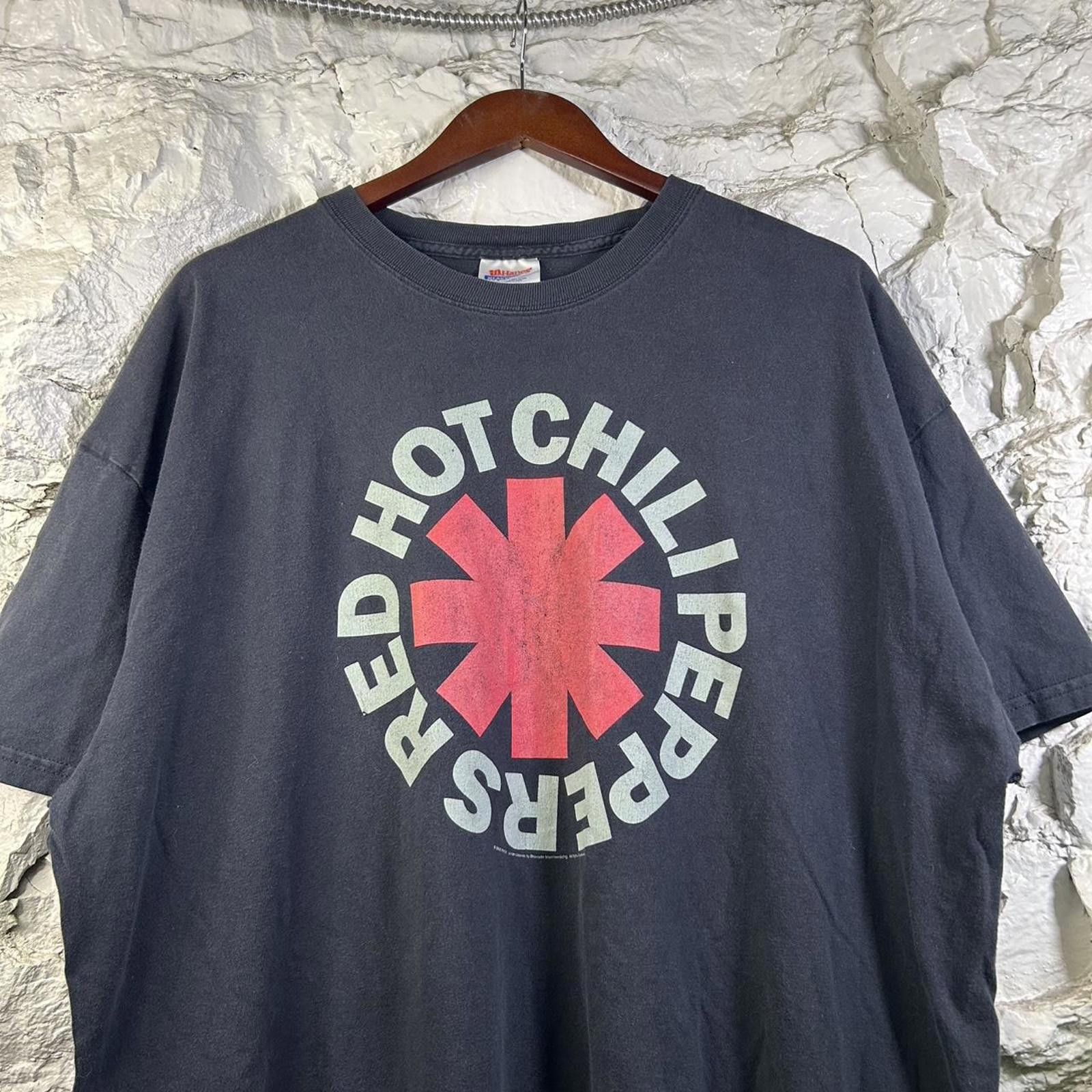 Other 2005 Red Hot Chili Peppers Tee Size XXL Size US XXL / EU 58 / 5 - 1 Thumbnail