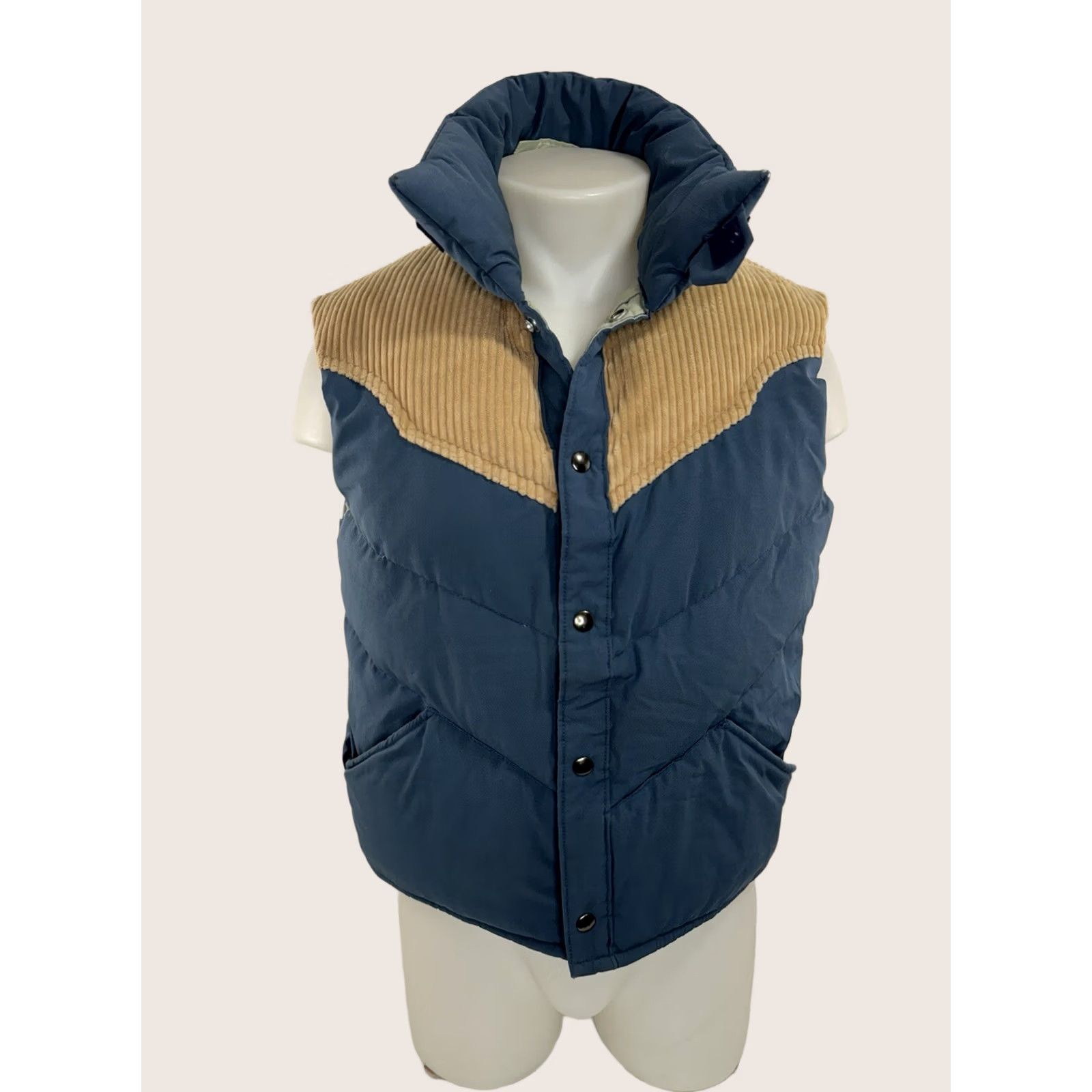 Vintage VINTAGE WILLIAM BARRY Western Vest Mens S / M Down Blue / Tan Size US S / EU 44-46 / 1 - 1 Thumbnail