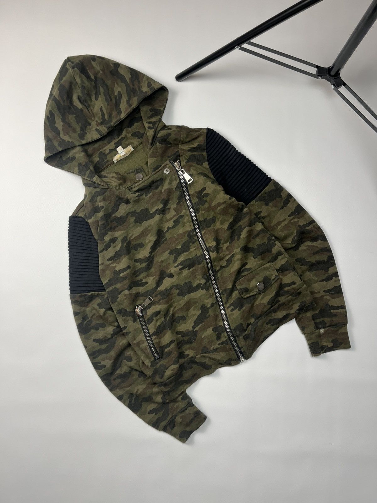 If Six Was Nine Vintage Asymmetrical LGB If Six Was Nine Camo Hoodie Size US S / EU 44-46 / 1 - 2 Thumbnail