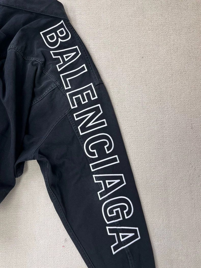 Balenciaga Balenciaga Logo monogrammed square-neck single-breasted lo Size US M / EU 48-50 / 2 - 3 Thumbnail