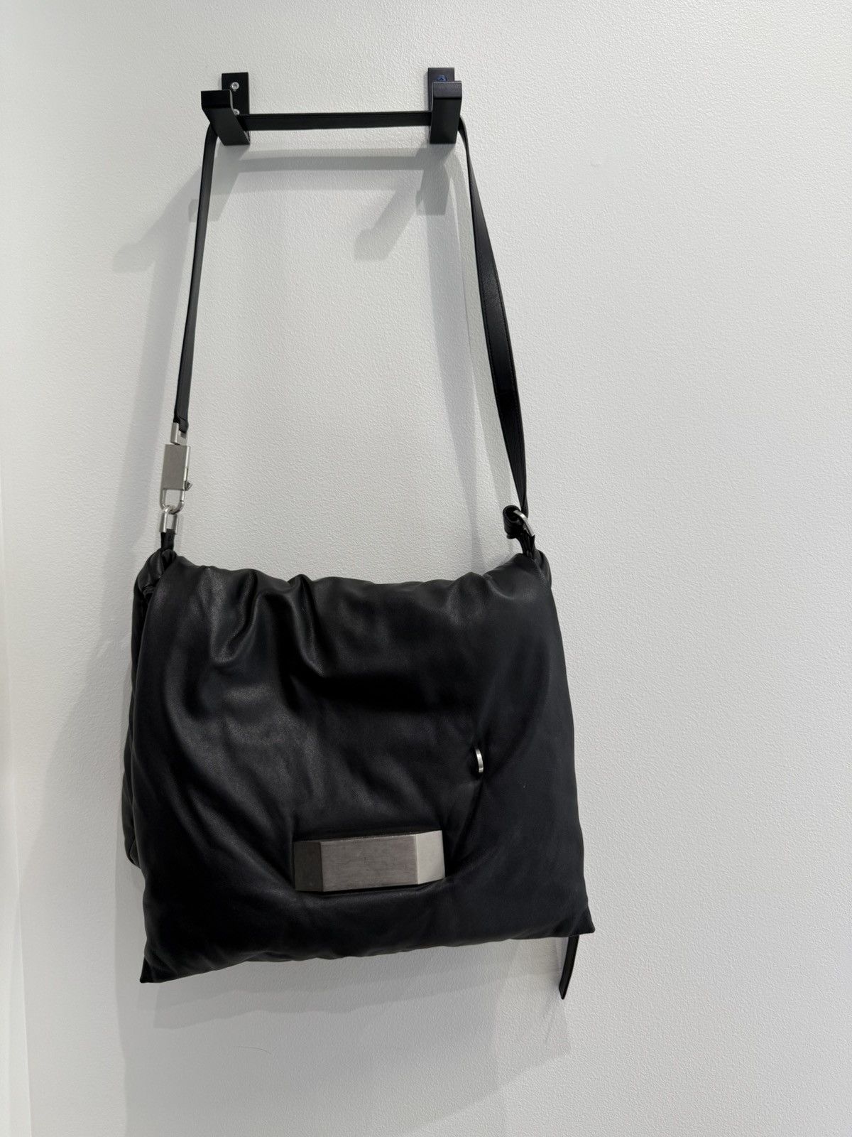 Rick Owens Rick Owens Work Pillow Grifin in Black Lambskin Size ONE SIZE - 3 Thumbnail
