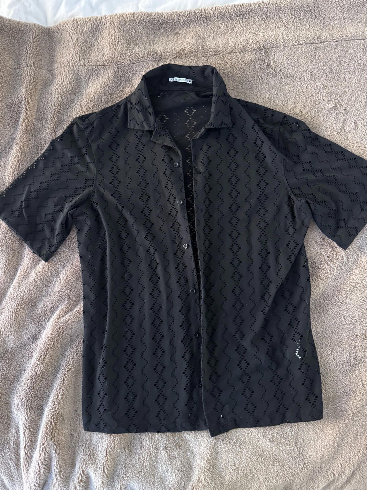 Zara Zara Black Short Sleeve Button-Up Shirt Size US M / EU 48-50 / 2 - 1 Thumbnail