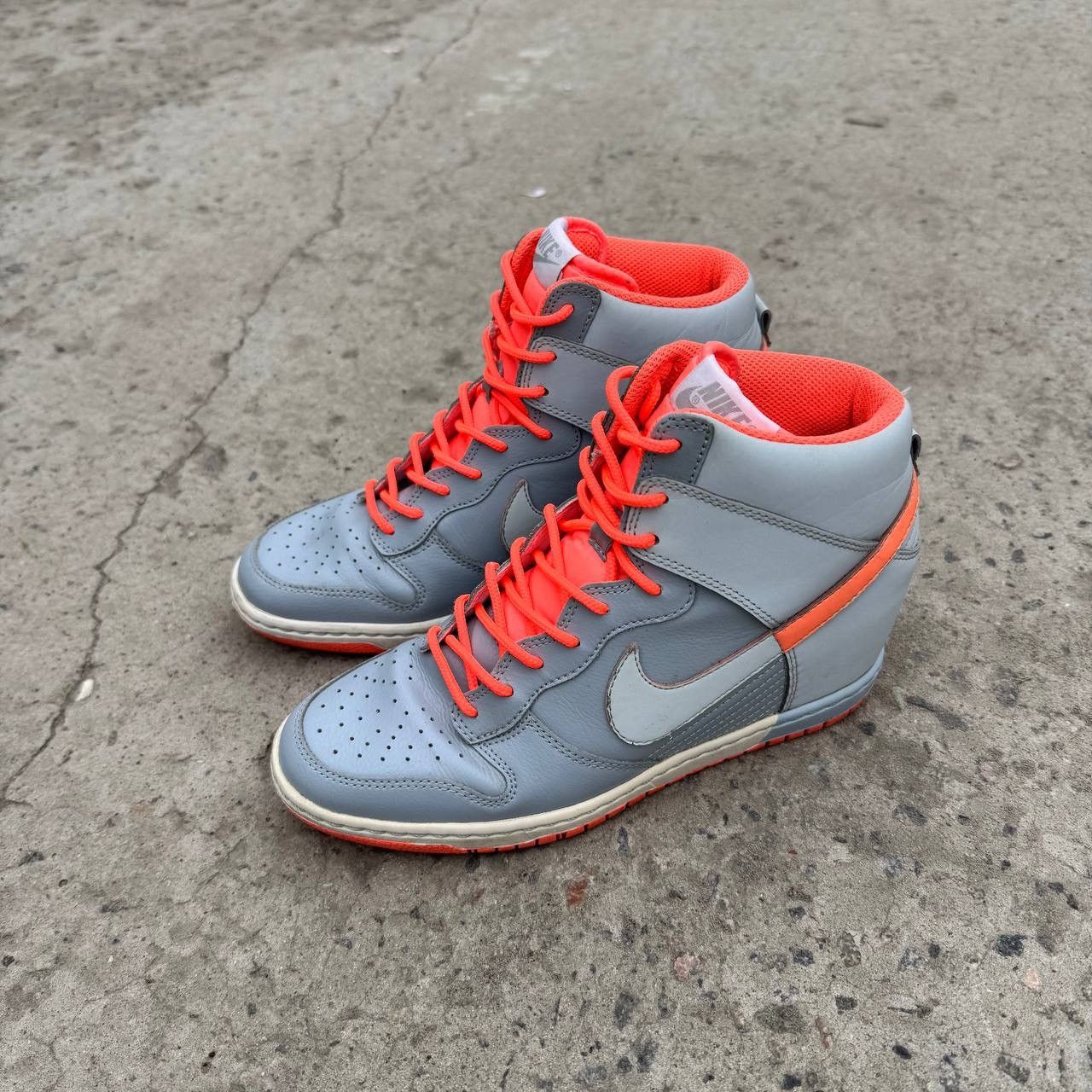 Nike VTG Women’s Nike WMNS Dunk Sky Hi Essential Ultra Rare 38 Size US 8 / IT 38 - 7 Thumbnail