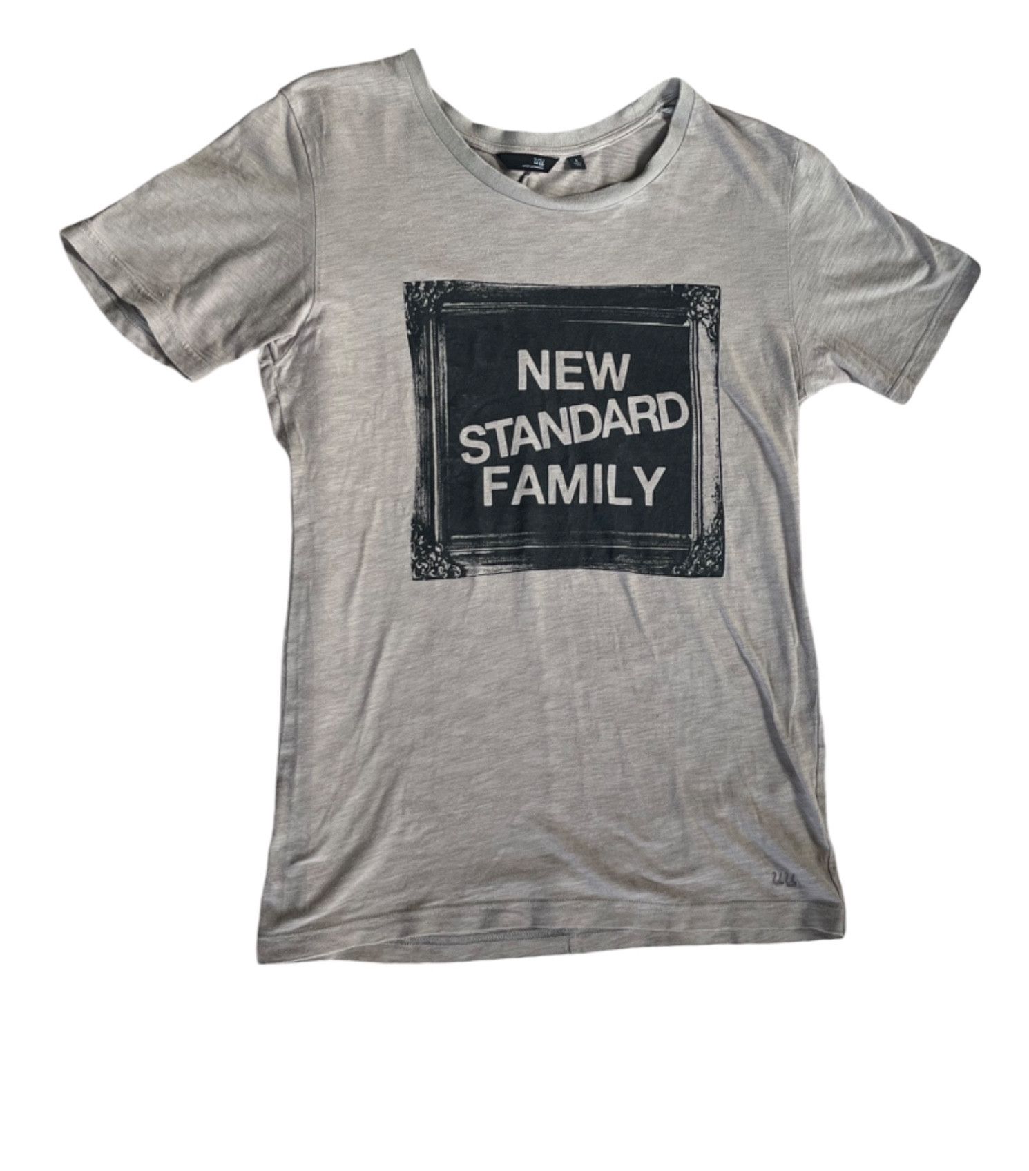 Undercover Undercover Uniqlo New Standard Family Tshirt Size US S / EU 44-46 / 1 - 1 Thumbnail