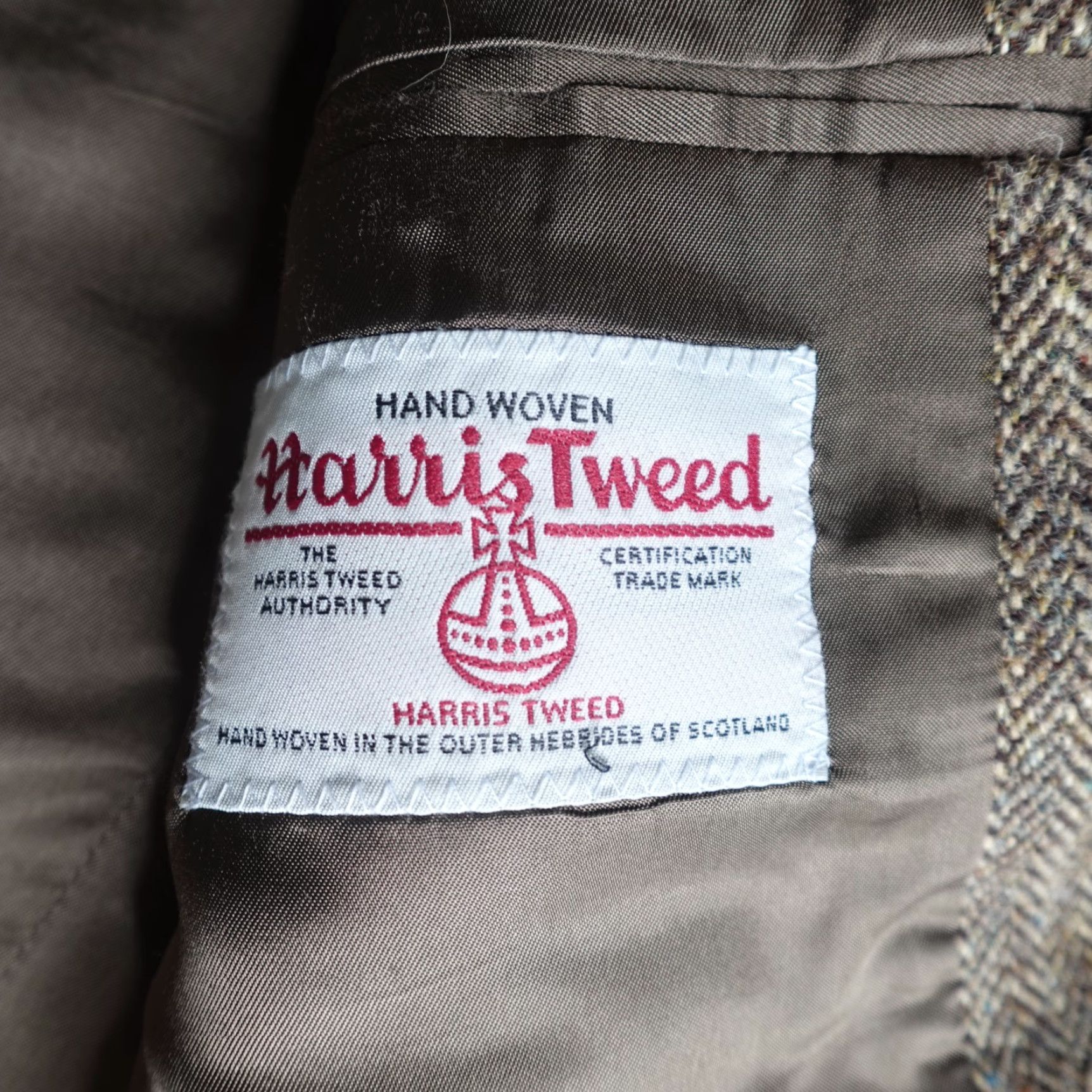 Harris Tweed VINTAGE Harris Tweed Sport Coat 42R Beige Herringbone Tweed Speckled Mens Blazer Notch Lapel Two-Button Regular Wool Lining UK Vintage Sports Coat Size 42R - 4 Thumbnail