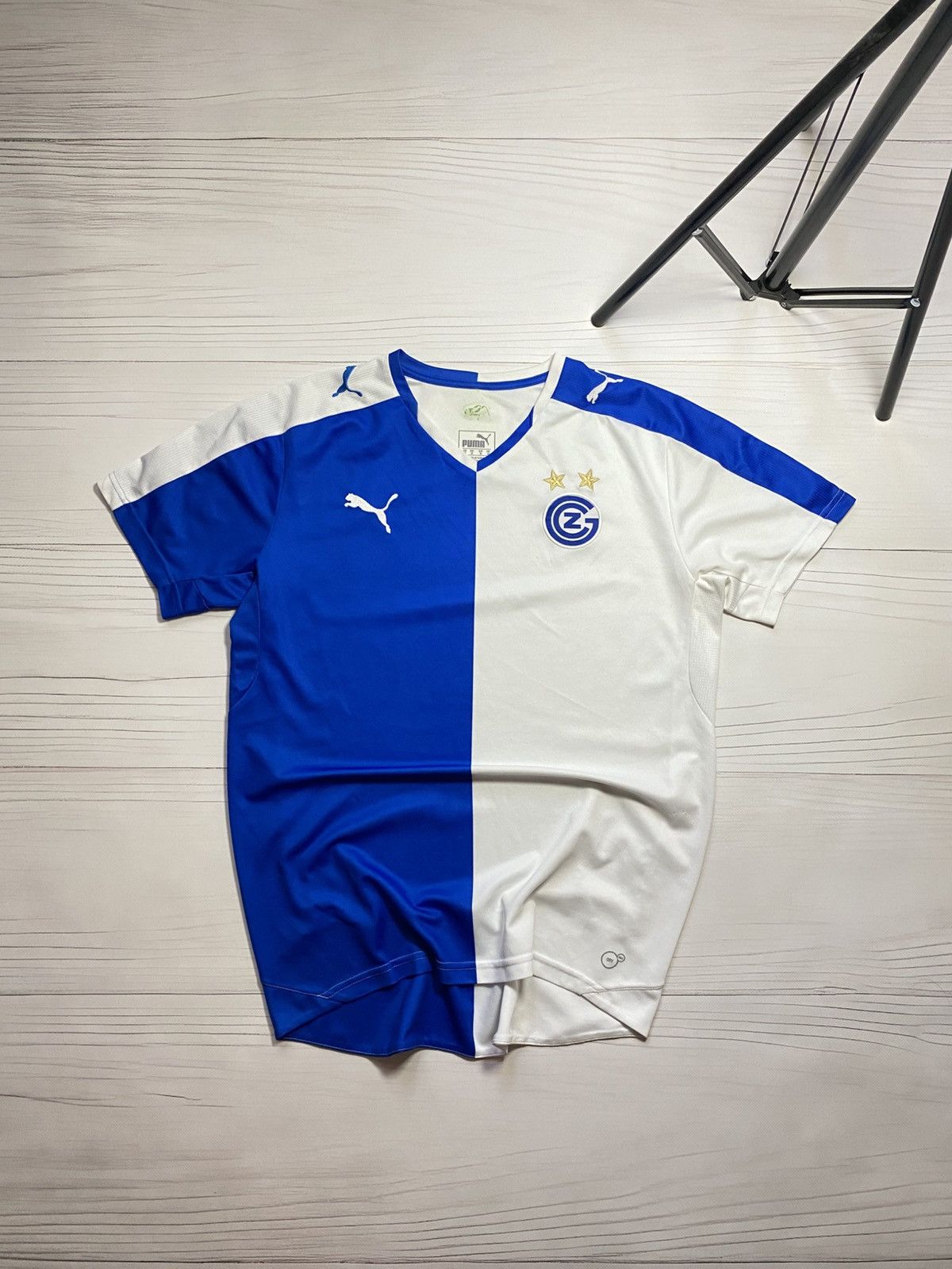 Puma × Vintage Puma Grasshoppers Club Zűrich 2015/16 home soccer jersey y2k Size US M / EU 48-50 / 2 - 1 Thumbnail