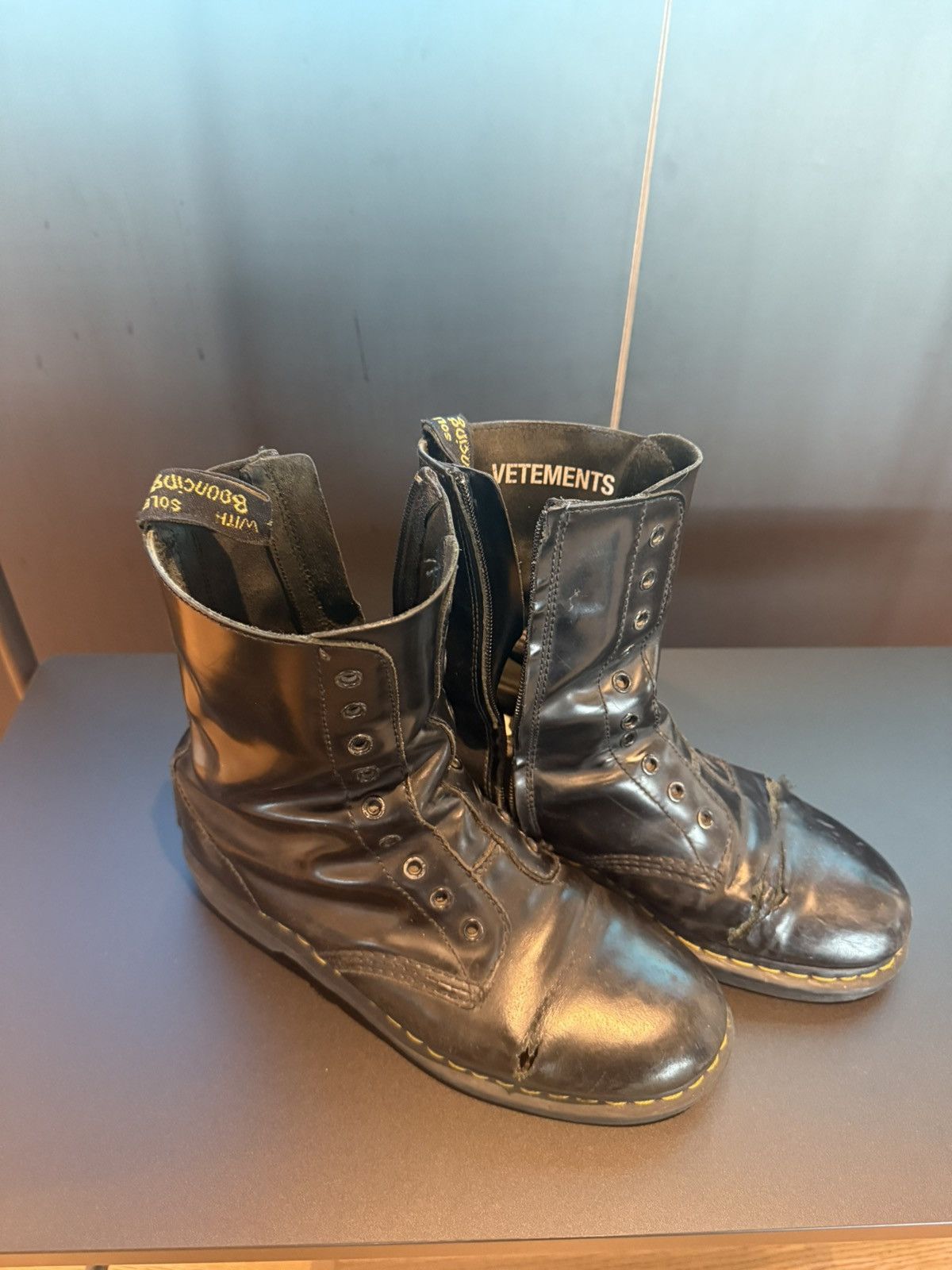 Dr. Martens × Vetements Vetements x Doc Martens SS17 Boots Size US 9 / EU 42 - 4 Thumbnail
