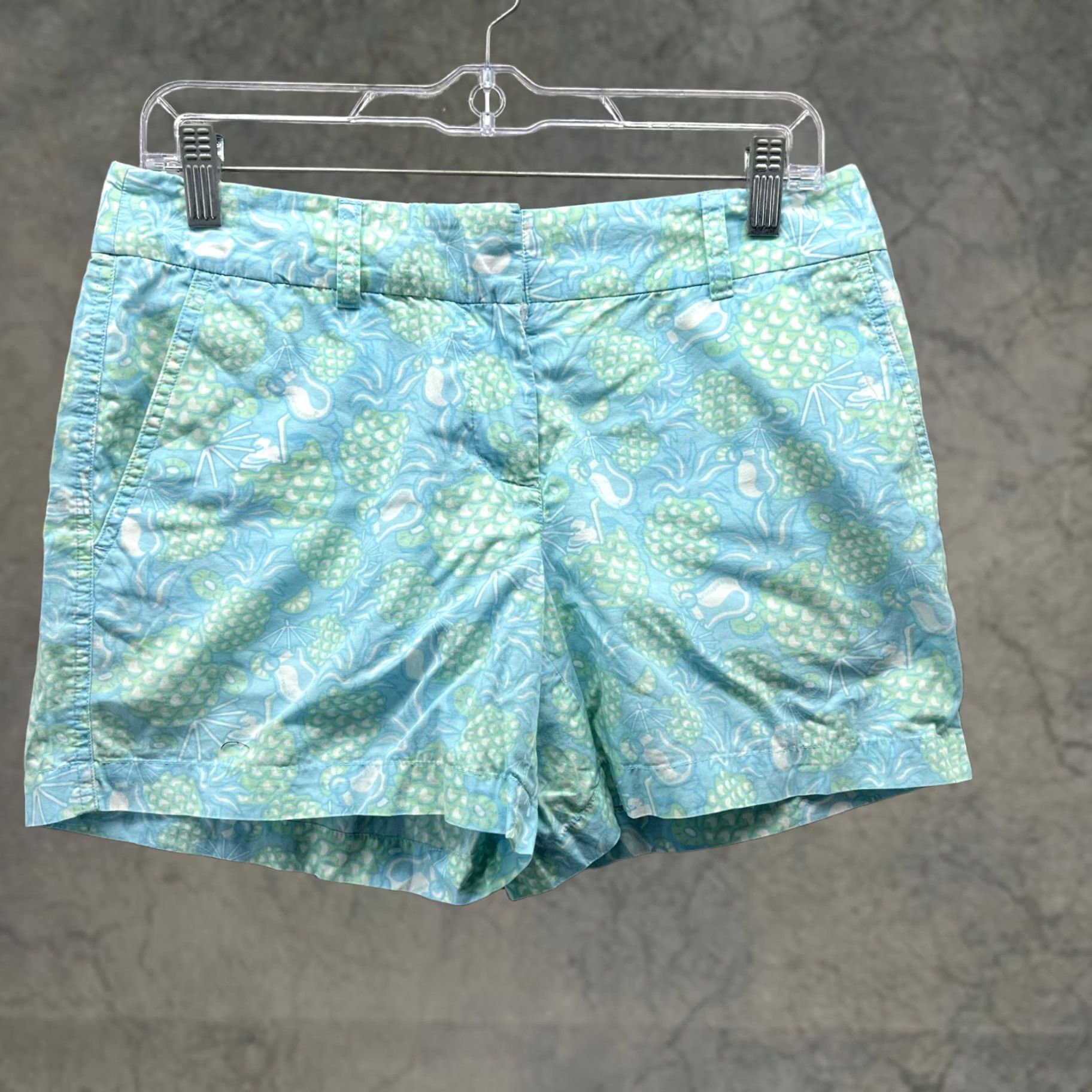 Vineyard Vines Vineyard Vines Shorts Women 4 Ladies Blue Chino Flat Front Casual Pineapple Size 27" / US 4 / IT 40 - 1 Thumbnail