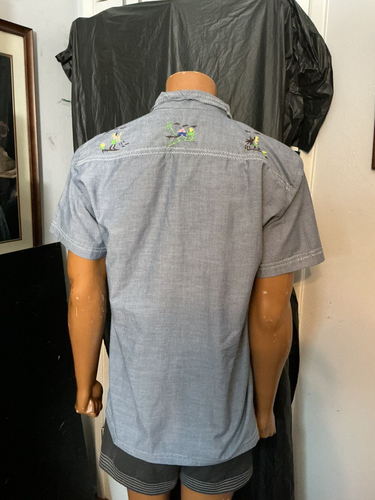 Vintage Vintage Blue Chambray Embroidered Guayabera Folk Art Shirt Size US M / EU 48-50 / 2 - 13 Thumbnail
