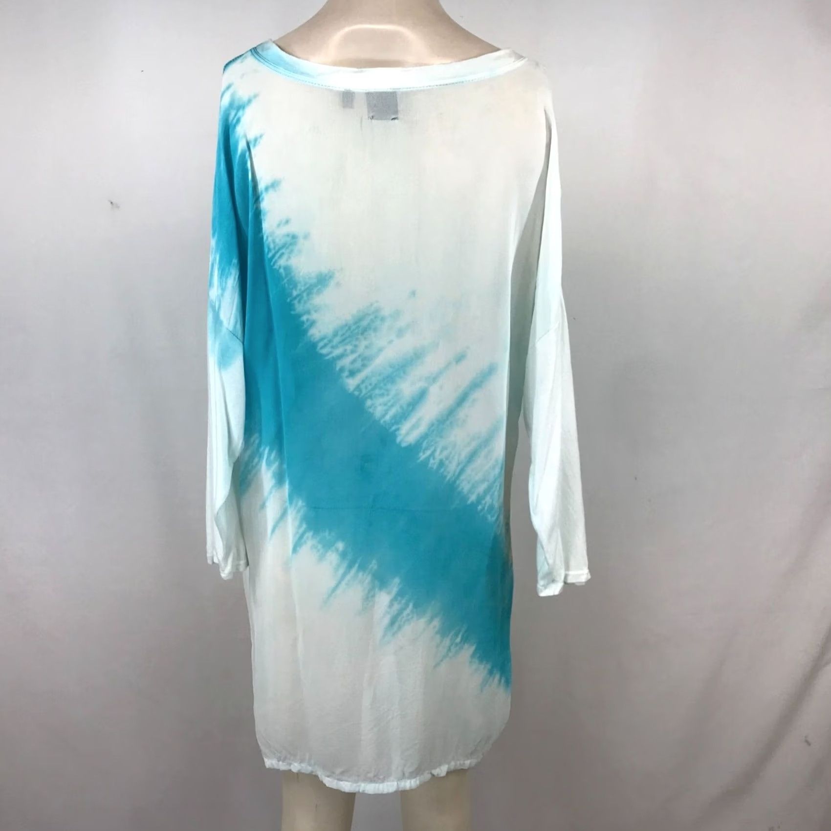 Saks Fifth Avenue Saks Fifth Avenue - WOMEN'S Blouse - V-Neck - Blue - M - Colorful - 90s? (Note: Decade not in original) Size M / US 6-8 / IT 42-44 - 5 Thumbnail