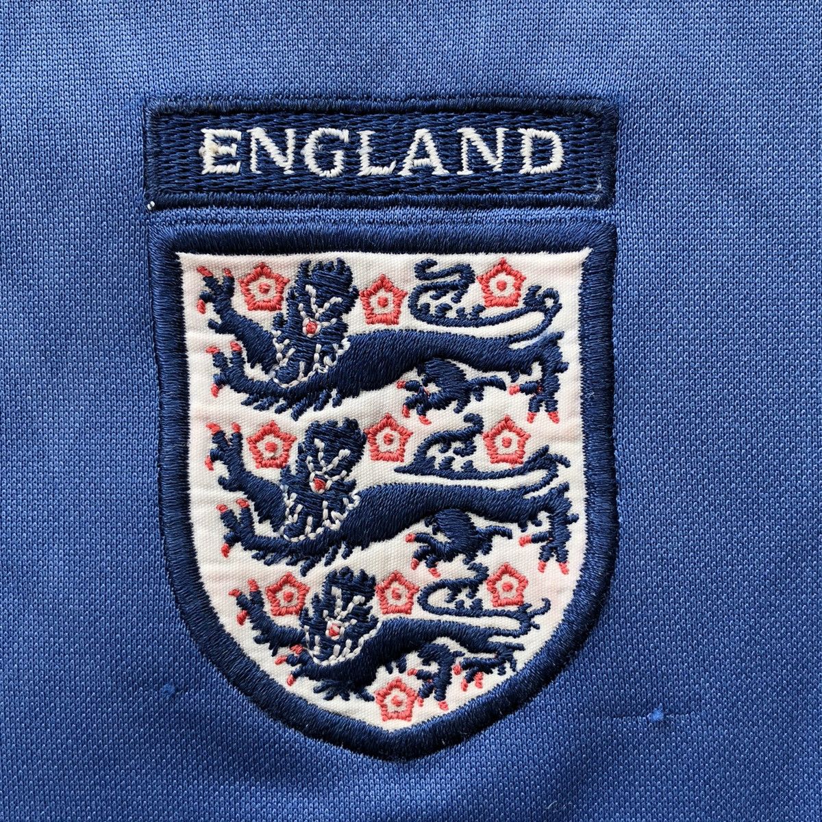 David Beckham × Umbro × Vintage Vintage England three lions jersey by Umbro center logo Size US L / EU 52-54 / 3 - 4 Thumbnail