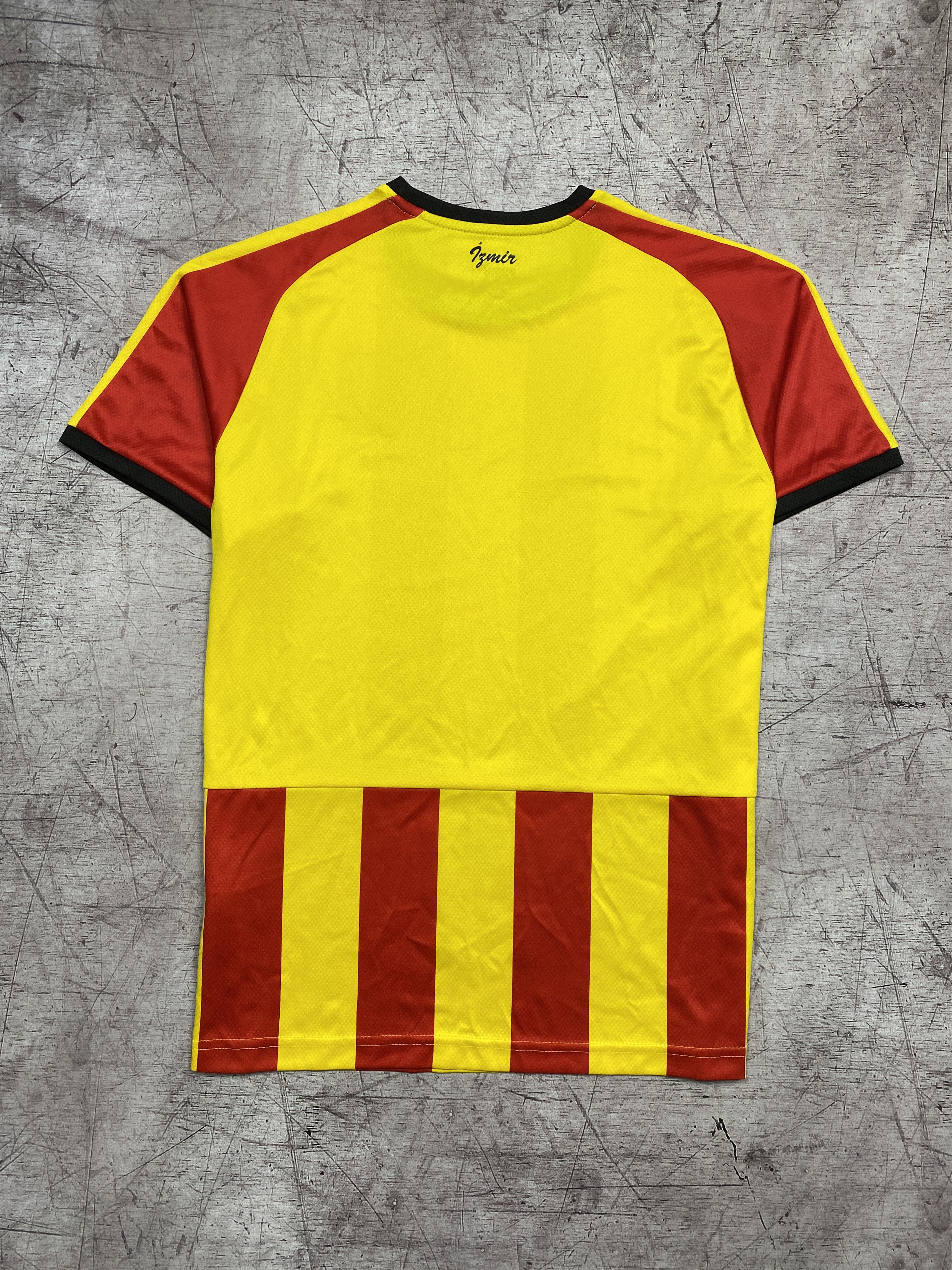Puma × Vintage Puma Goztepe 2019 2020 Home Football Shirt Soccer Jersey Size US L / EU 52-54 / 3 - 8 Thumbnail