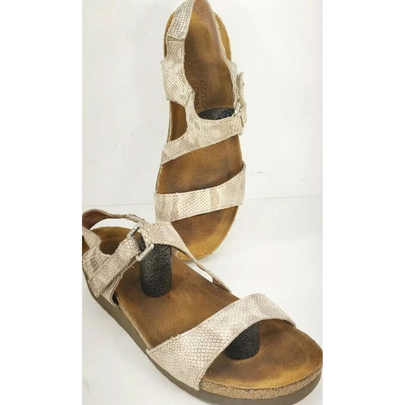 Vintage VINTAGE NAOT Sandal Open Toe Ankle Strap Wedge Leather Beige 37US 6EU Womens Shoes Size US 6 / IT 36 - 2 Thumbnail