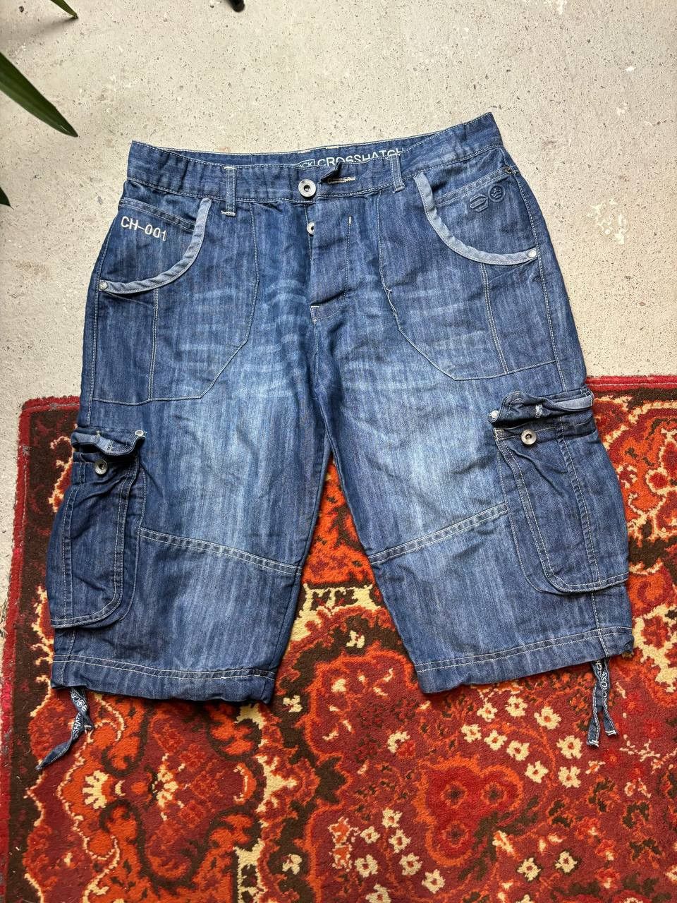 Japanese Brand × Vintage Vintage Y2K Crosshatch Baggy Cargo Embroidered Logo Shorts Size US 36 / EU 52 - 1 Thumbnail