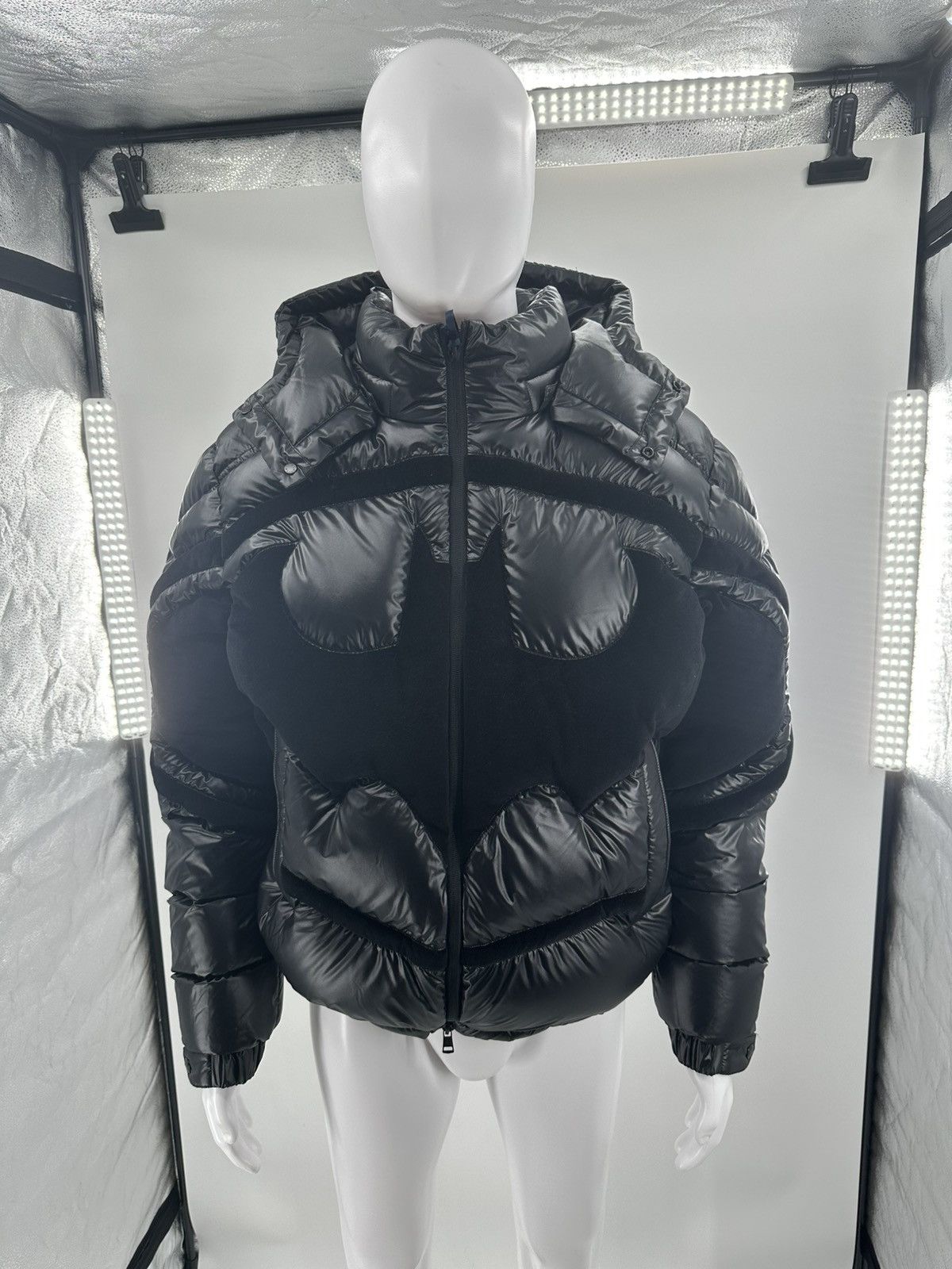Moncler Moncler x DC COMICS “Batman” Solander Jacket Size US XL / EU 56 / 4 - 1 Thumbnail