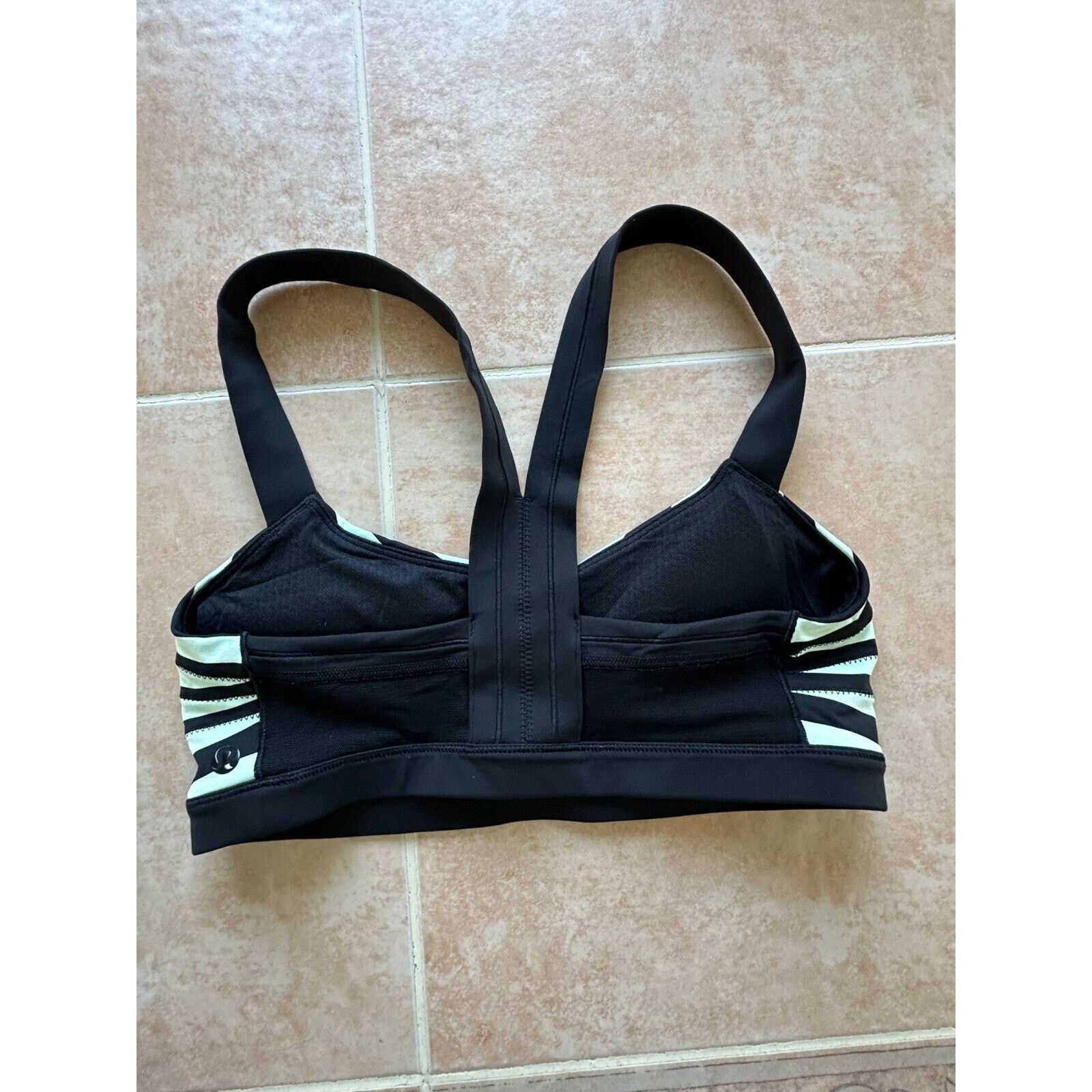 Lululemon Worn twice Lululemon Cardio Kick Bra Size 6 Size M / US 6-8 / IT 42-44 - 4 Thumbnail