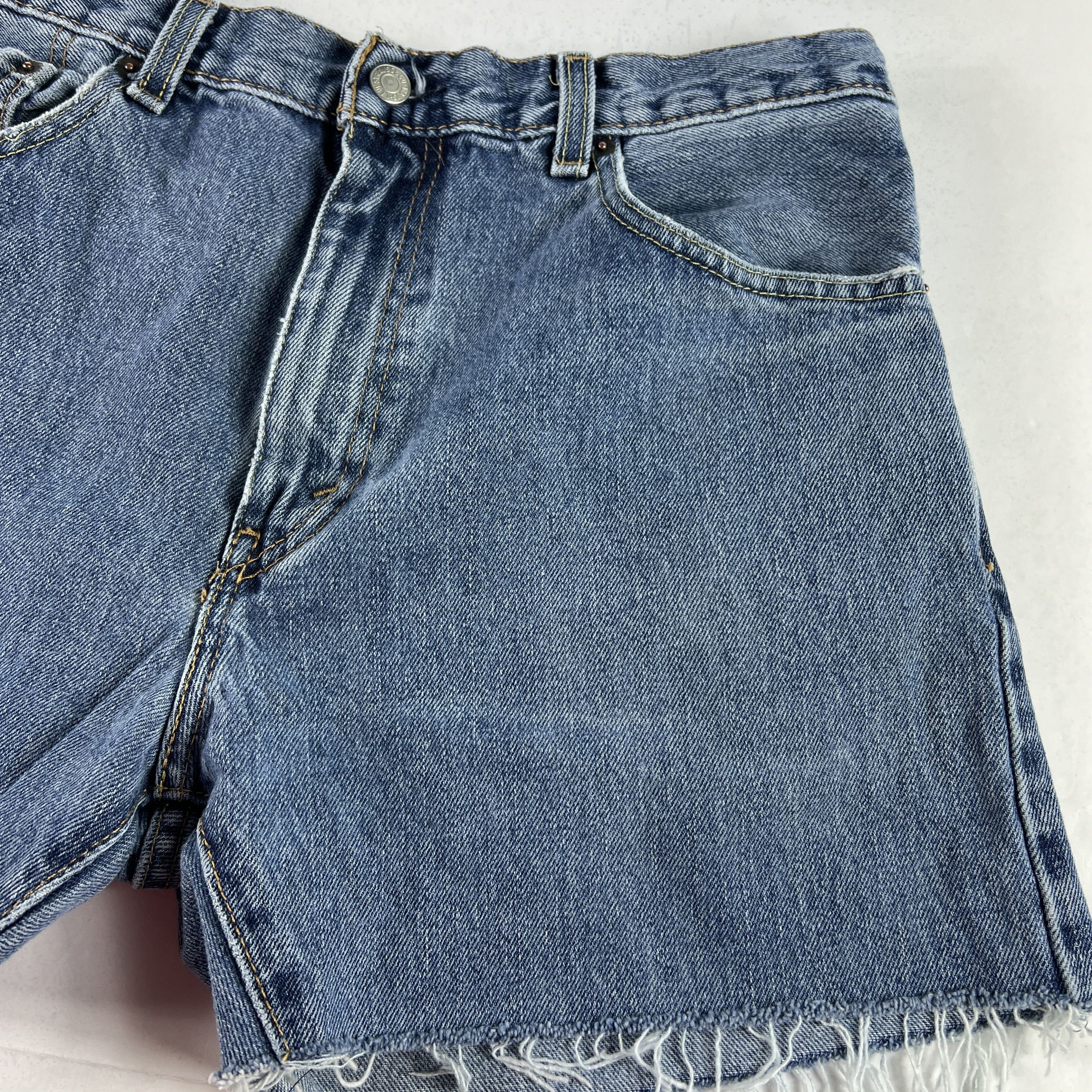 Levi's Levi's Jean Shorts 517 Faded Cut Off Frayed Hem Denim Jorts Size US 33 - 5 Thumbnail