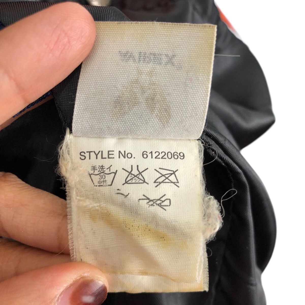 Avirex × Vintage Vintage AVIREX ARMED FORCES Af-75 Uscg Dirty Puffer Jacket Size US L / EU 52-54 / 3 - 9 Thumbnail