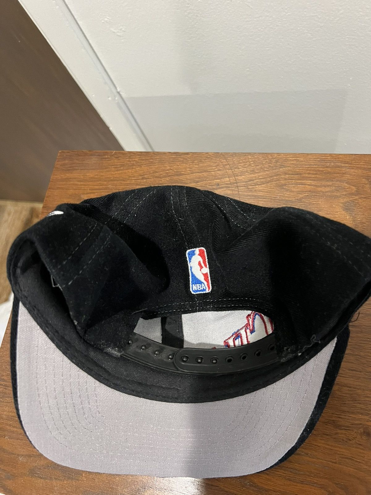 Logo Athletic × NBA × Vintage Vintage 1997 Chicago Bulls NBA Champions Logo Atheltics Hat Size ONE SIZE - 4 Thumbnail