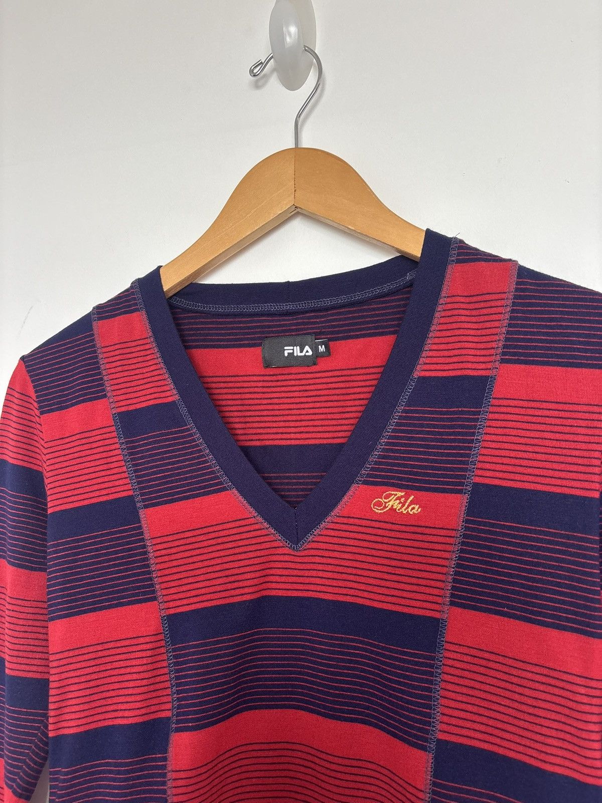 Fila Fila v neck patterned stretchy top Medium vintage Size M / US 6-8 / IT 42-44 - 1 Thumbnail