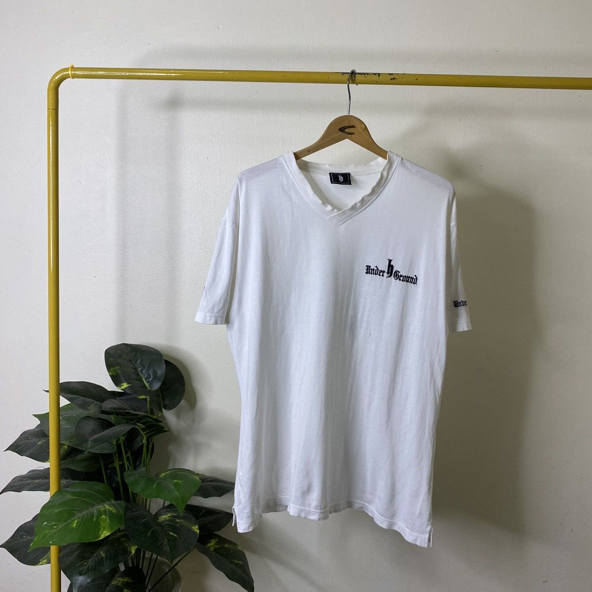 Band Tees Vintage 2000s DJ Honda Underground V neck T Shirt Size US L / EU 52-54 / 3 - 7 Thumbnail