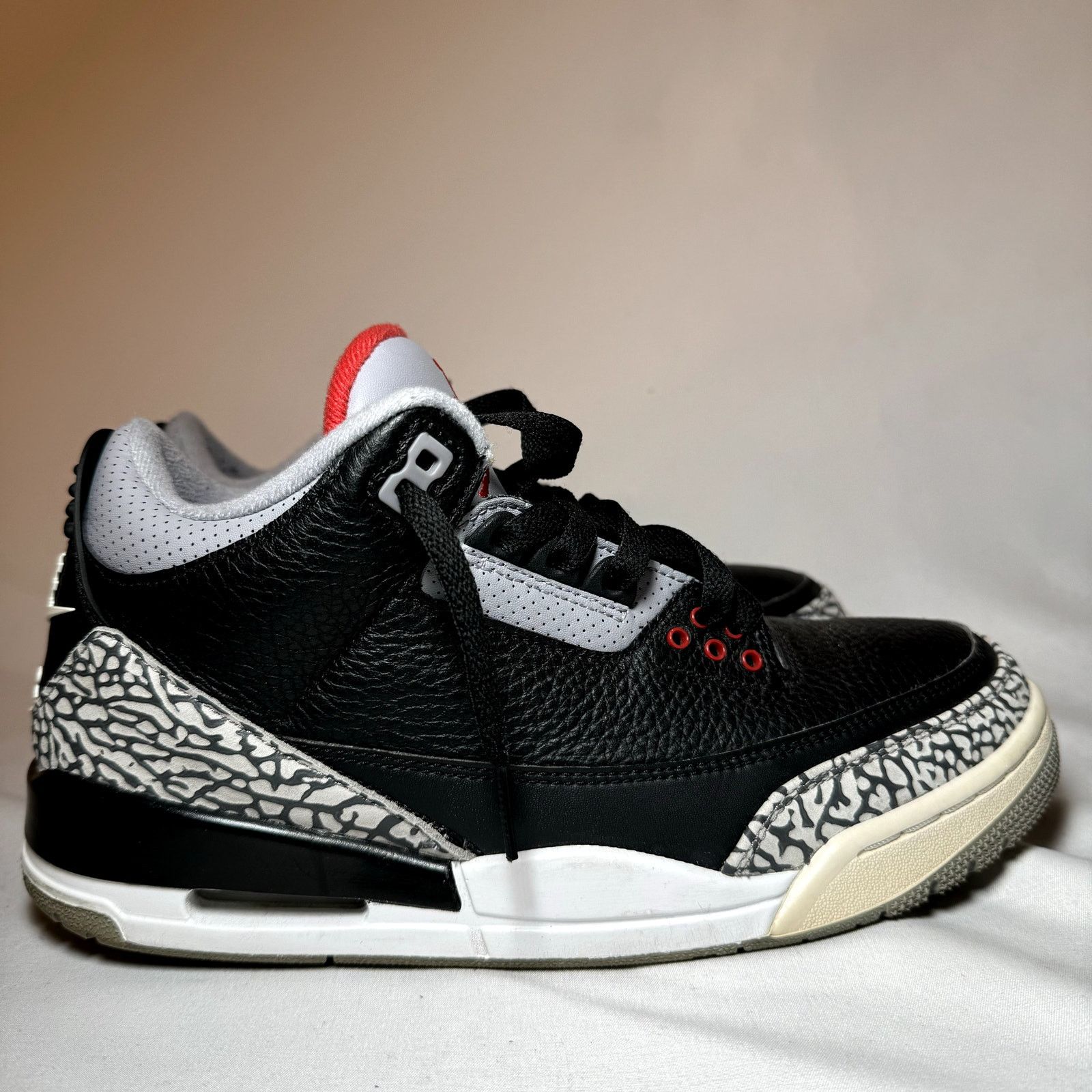 Jordan Brand × Nike Size 8.5 - Nike Air Jordan 3 Retro OG Black Cement 2018 Size US 8.5 / EU 41-42 - 1 Thumbnail