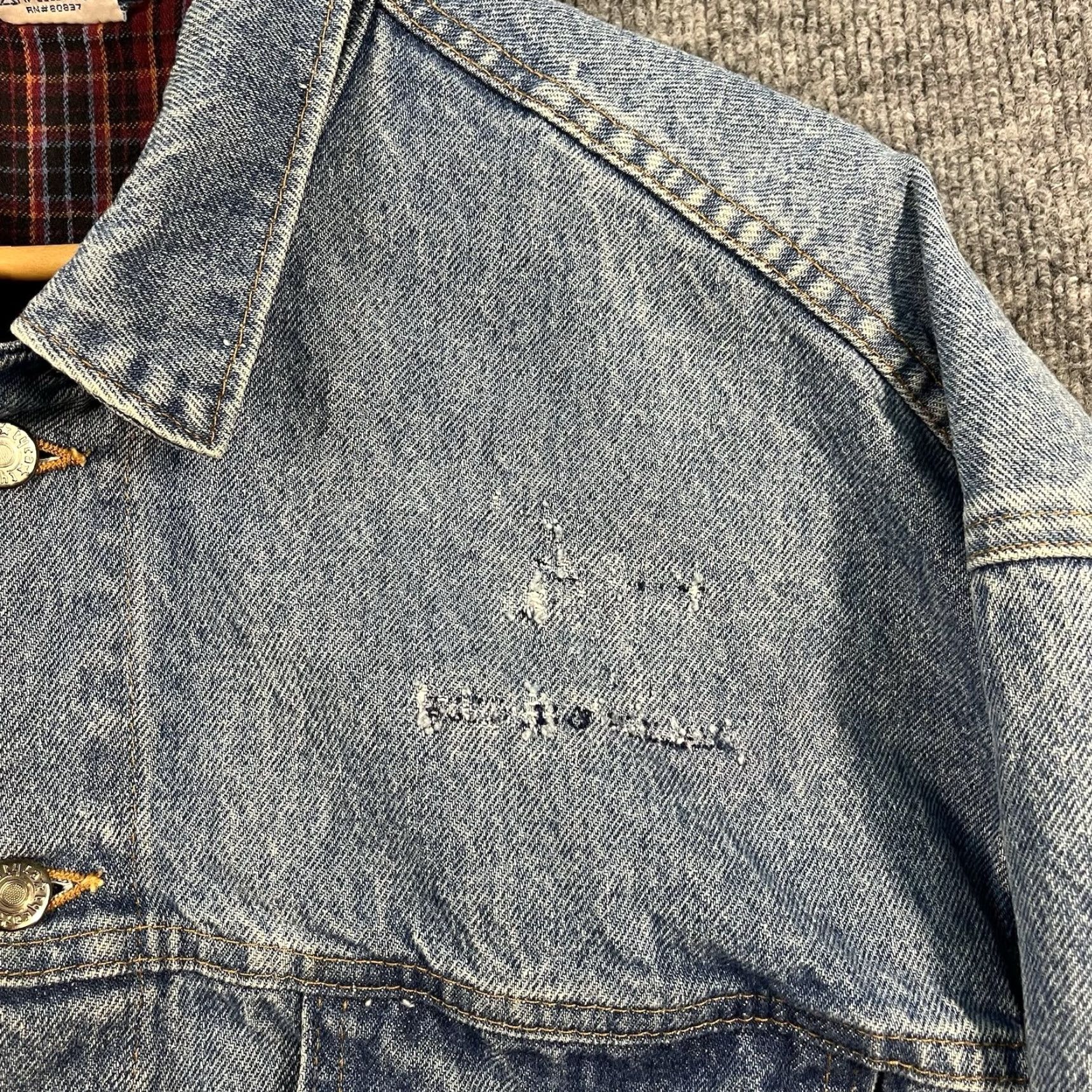 Denime VINTAGE Tyca Embossed Denim Jacket Mens Large USA 90s Size US L / EU 52-54 / 3 - 5 Thumbnail