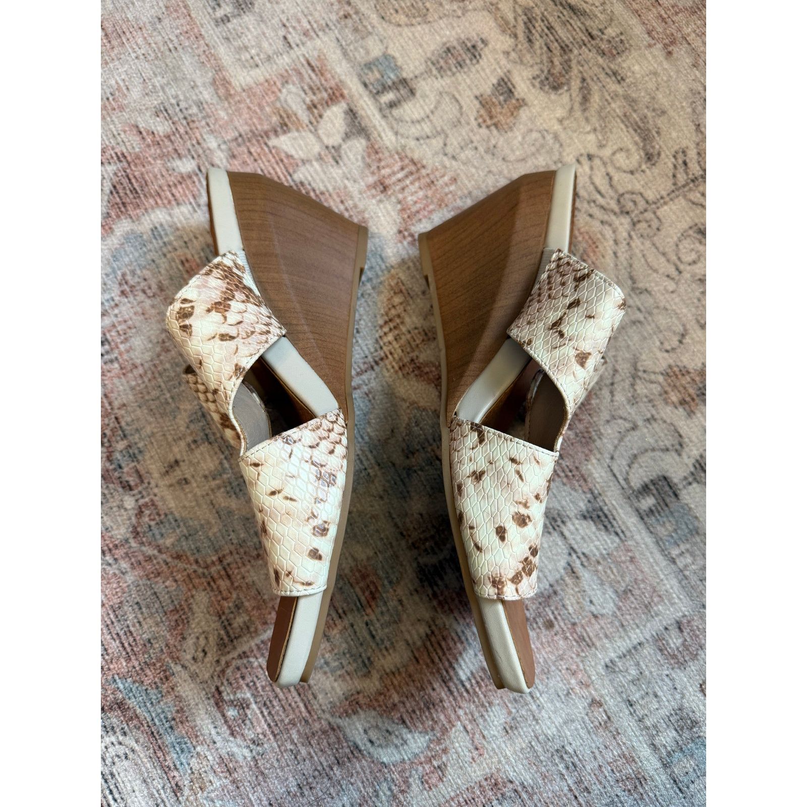 Nordstrom Baretraps Yinifer Snakeskin Wedge Cream/Brown Sandal Sz 8.5 Size US 8.5 / IT 38.5 - 3 Thumbnail