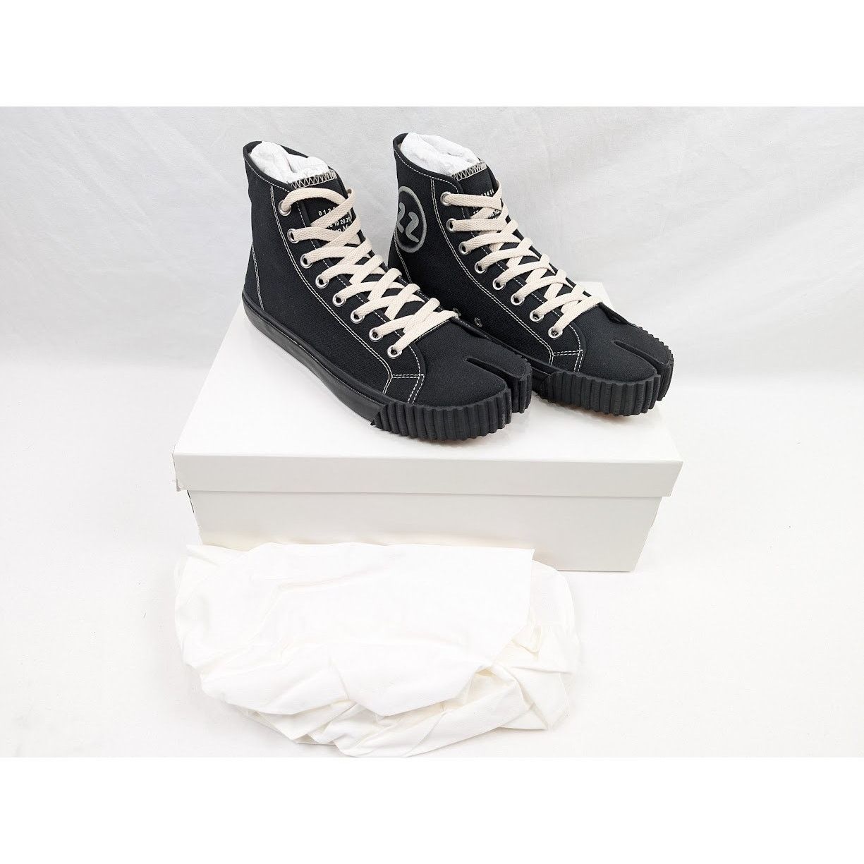 Maison Margiela o1rshd1 Low-Top Sneakers in Black Size US 9 / EU 42 - 1 Thumbnail