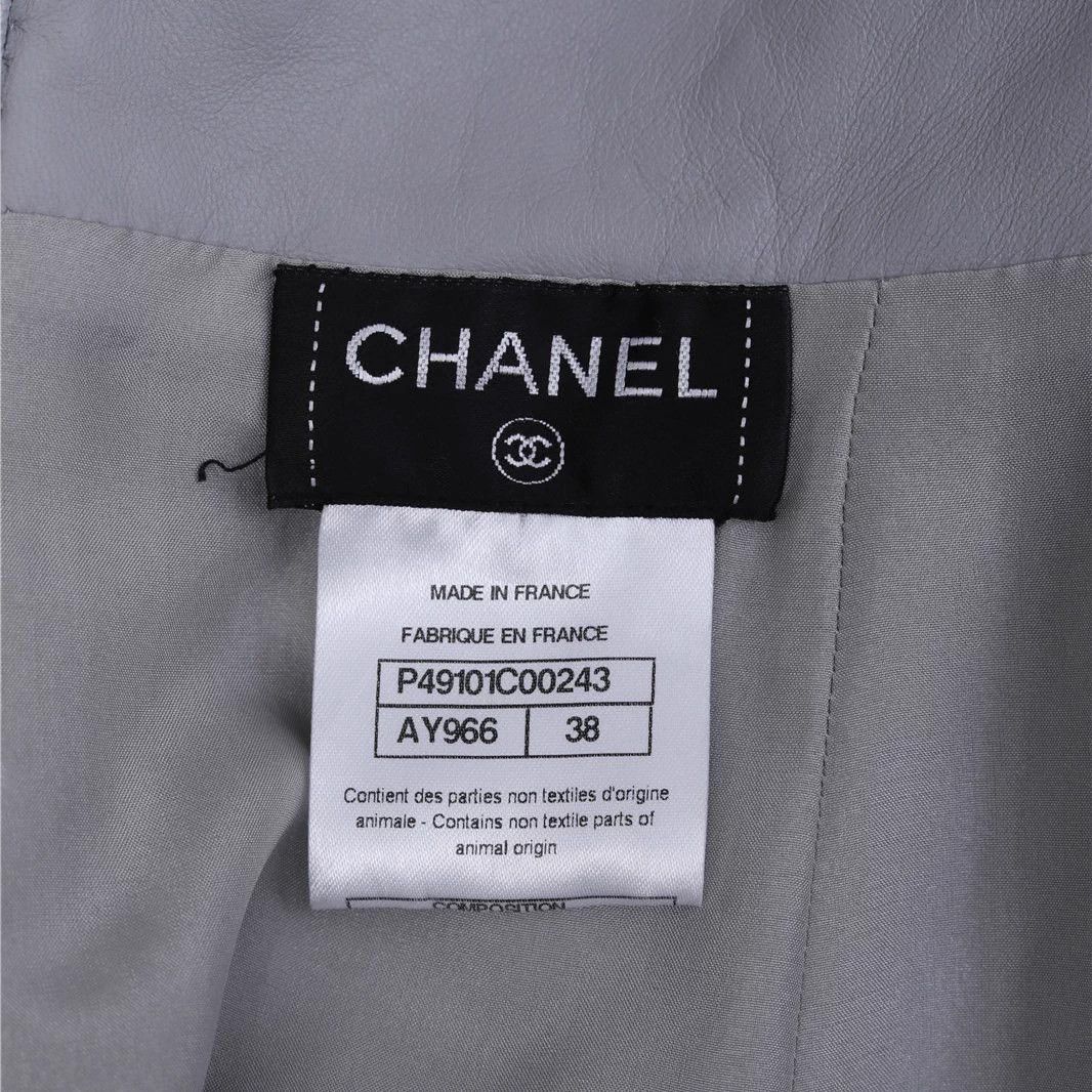 Chanel Chanel Women's Leather Skirt Size 27" / US 4 / IT 40 - 5 Thumbnail