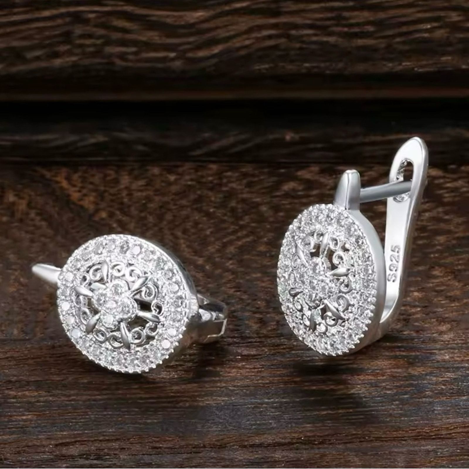 Other Oval Zircon Oval Stud Earrings Size ONE SIZE - 5 Thumbnail