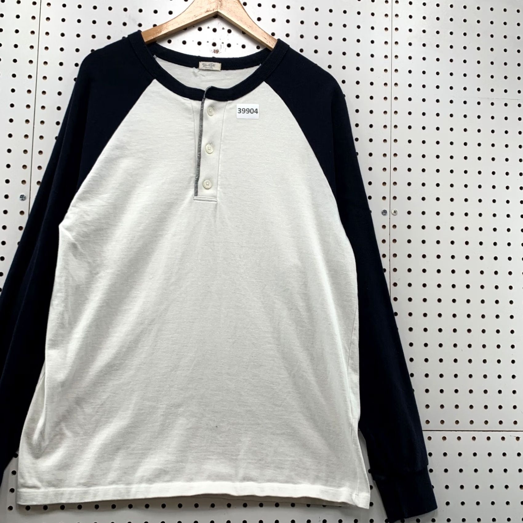 Brandy Melville Brandy Melville John Galt Henley Top Womens One Size White Raglan Long Sleeve Size ONE SIZE - 4 Thumbnail