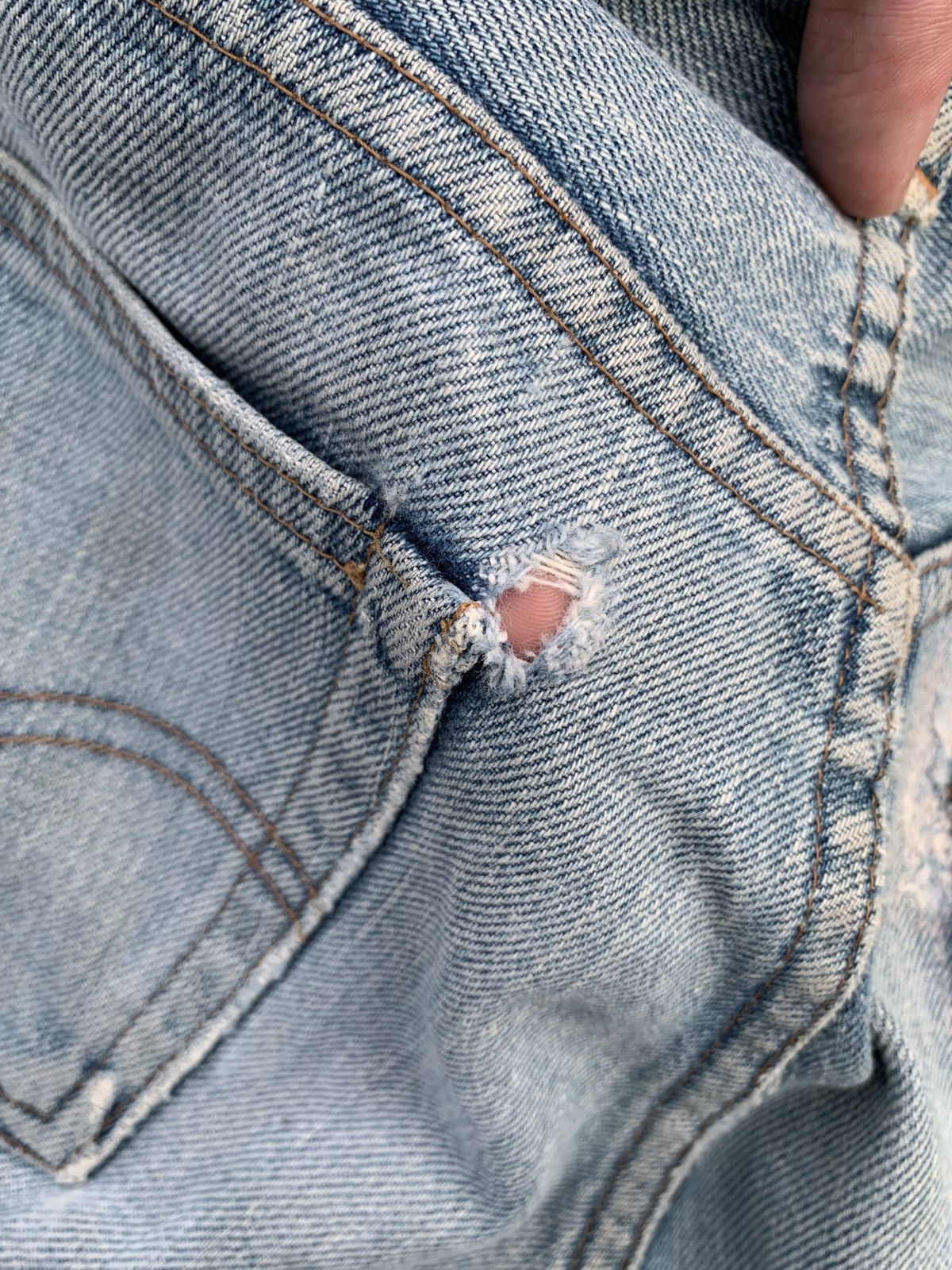 Levi's VINTAGE LEVI'S BIG E 502 TRASHER SELVEDGE DISTRESSED DENIM Size US 31 - 24 Thumbnail