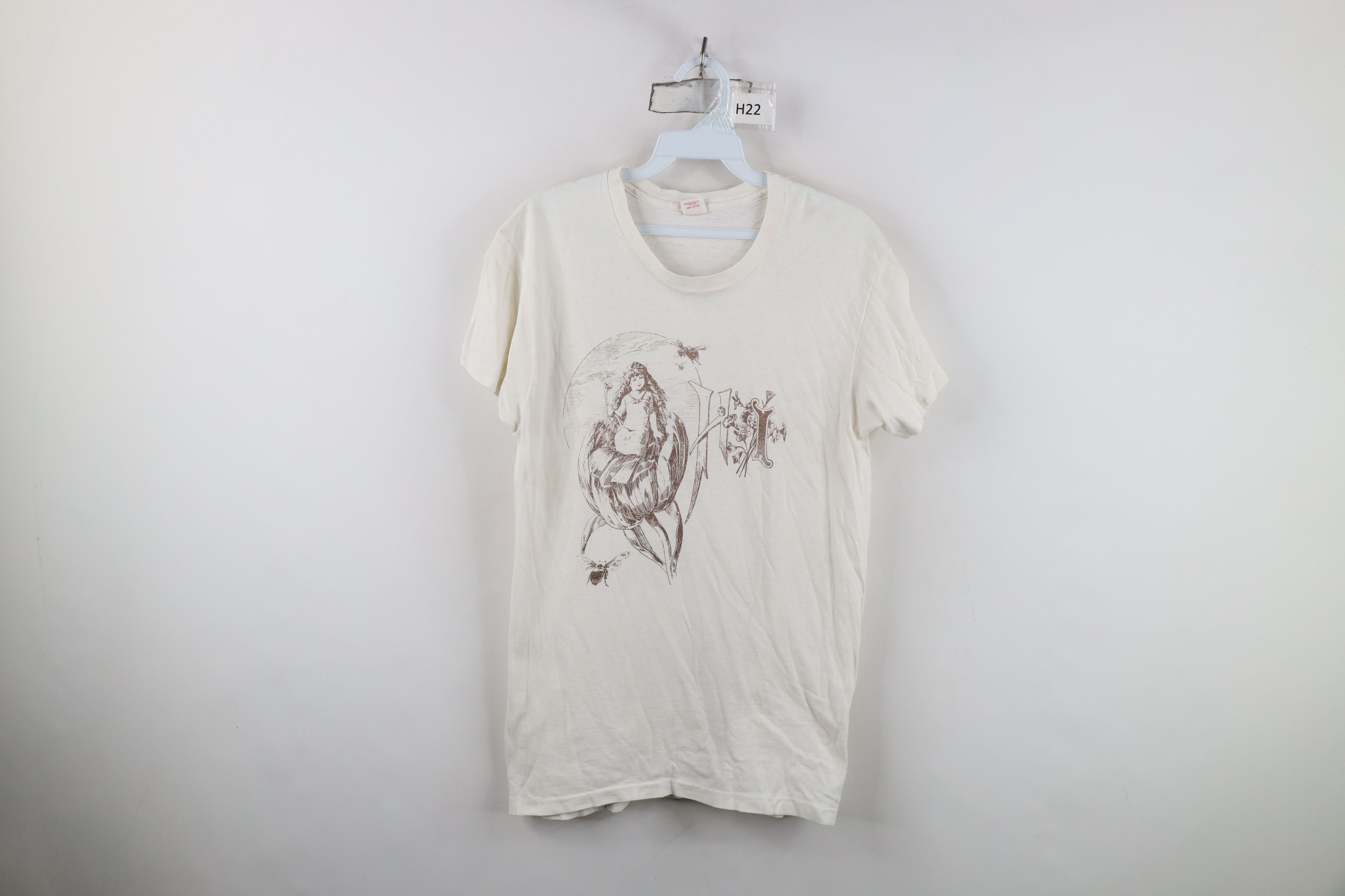 Vintage Vintage 70s Streetwear Flower Bee Goddess T-Shirt White USA Size M / US 6-8 / IT 42-44 - 1 Thumbnail