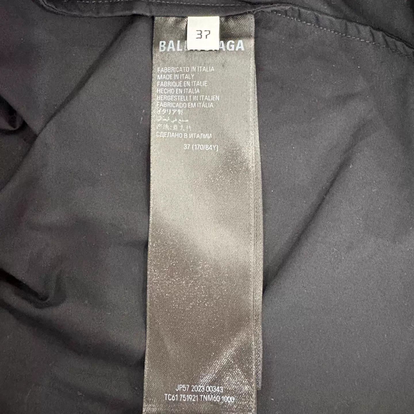 Balenciaga Balenciaga Bitcoin graffiti logo black short shirt 37 XS Size US XS / EU 42 / 0 - 3 Thumbnail