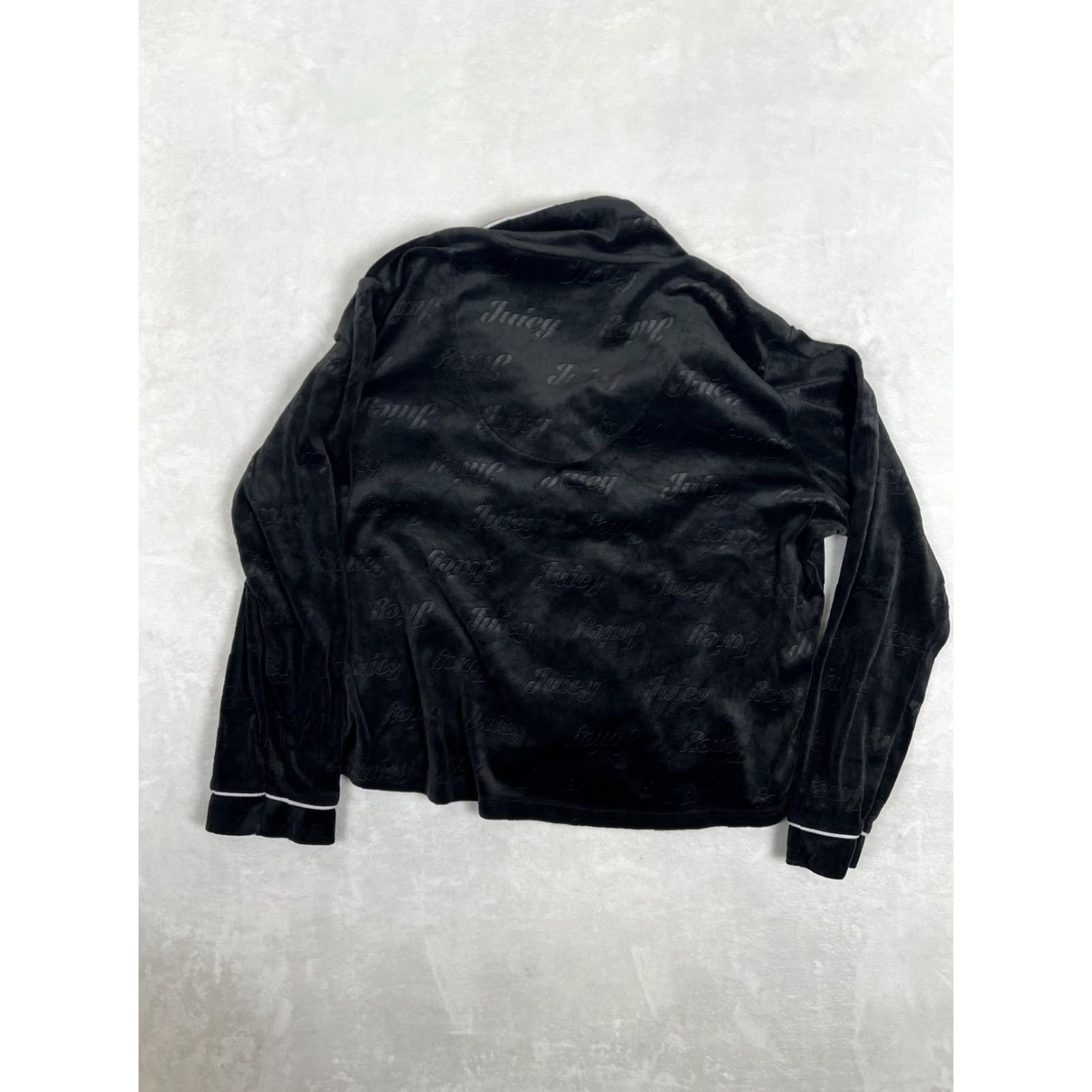 Juicy Couture VINTAGE Juicy Couture Pajama Top Womens Large Black Velour Logo Sleep Button Size L / US 10 / IT 46 - 6 Thumbnail