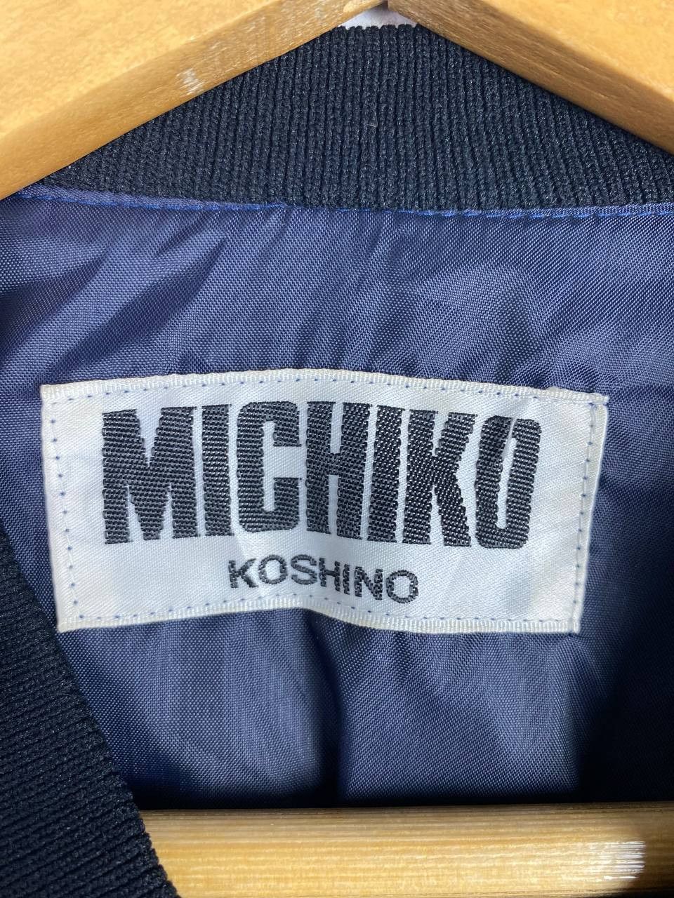 Michiko Koshino London michiko koshino london light bomber jacket nice design Size US XXL / EU 58 / 5 - 7 Thumbnail