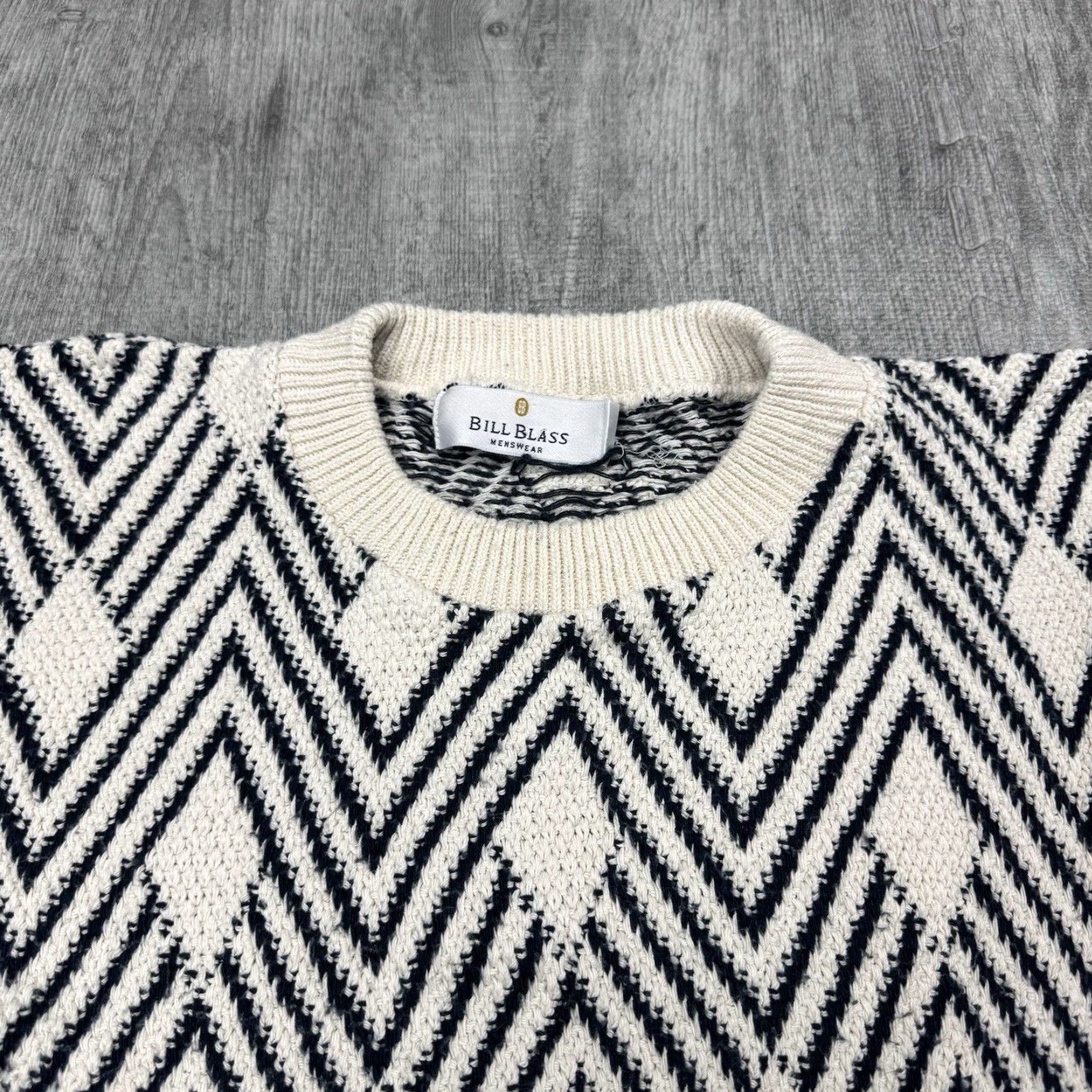 Bill Blass VINTAGE Bill Blass Herringbone Diamond Knit Sweater Men L Ivory Pullover Fall Winter Crew Neck Size US L / EU 52-54 / 3 - 2 Thumbnail