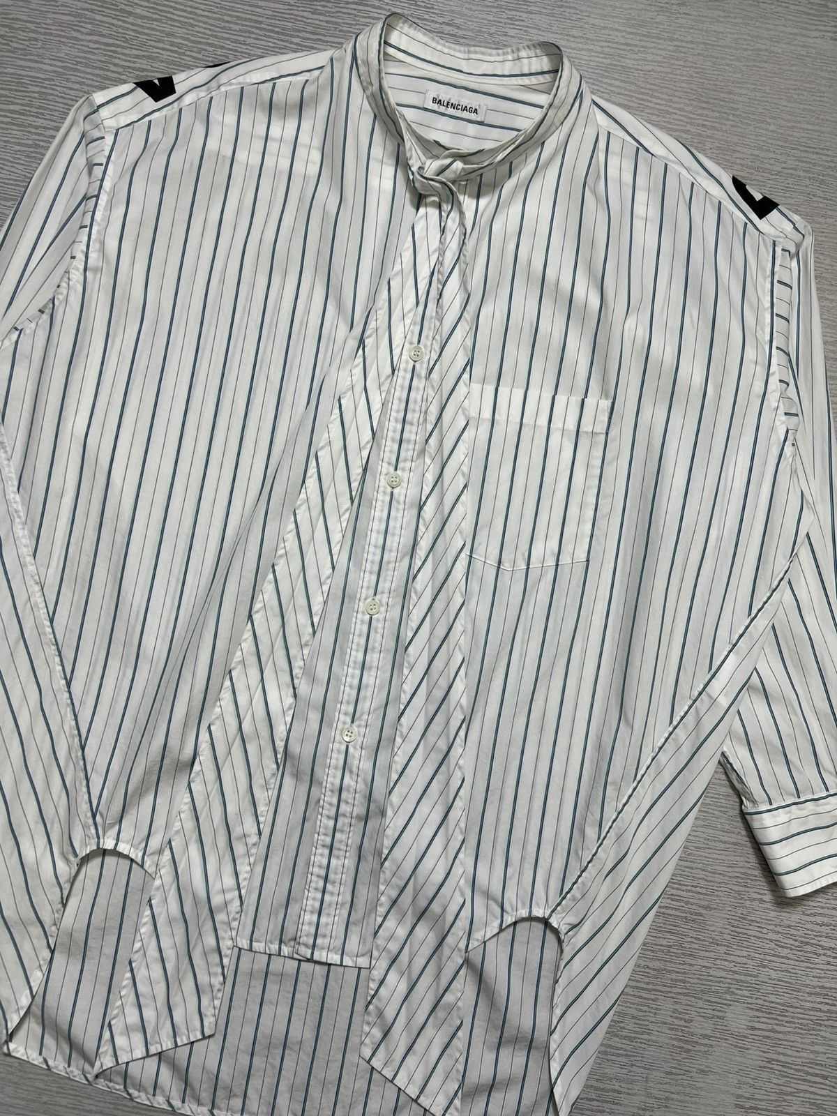 Balenciaga Balenciaga - Back Logo Bow Tie Stripe Longsleeve Shirt Size XXS / US 00 / IT 34 - 4 Thumbnail