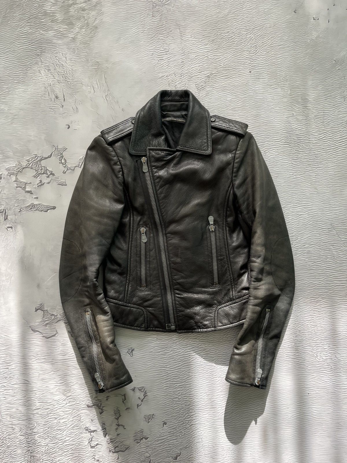Balenciaga Balenciaga Vintage Leather Moto Jacket Luxury Black Size XS / US 0-2 / IT 36-38 - 1 Thumbnail
